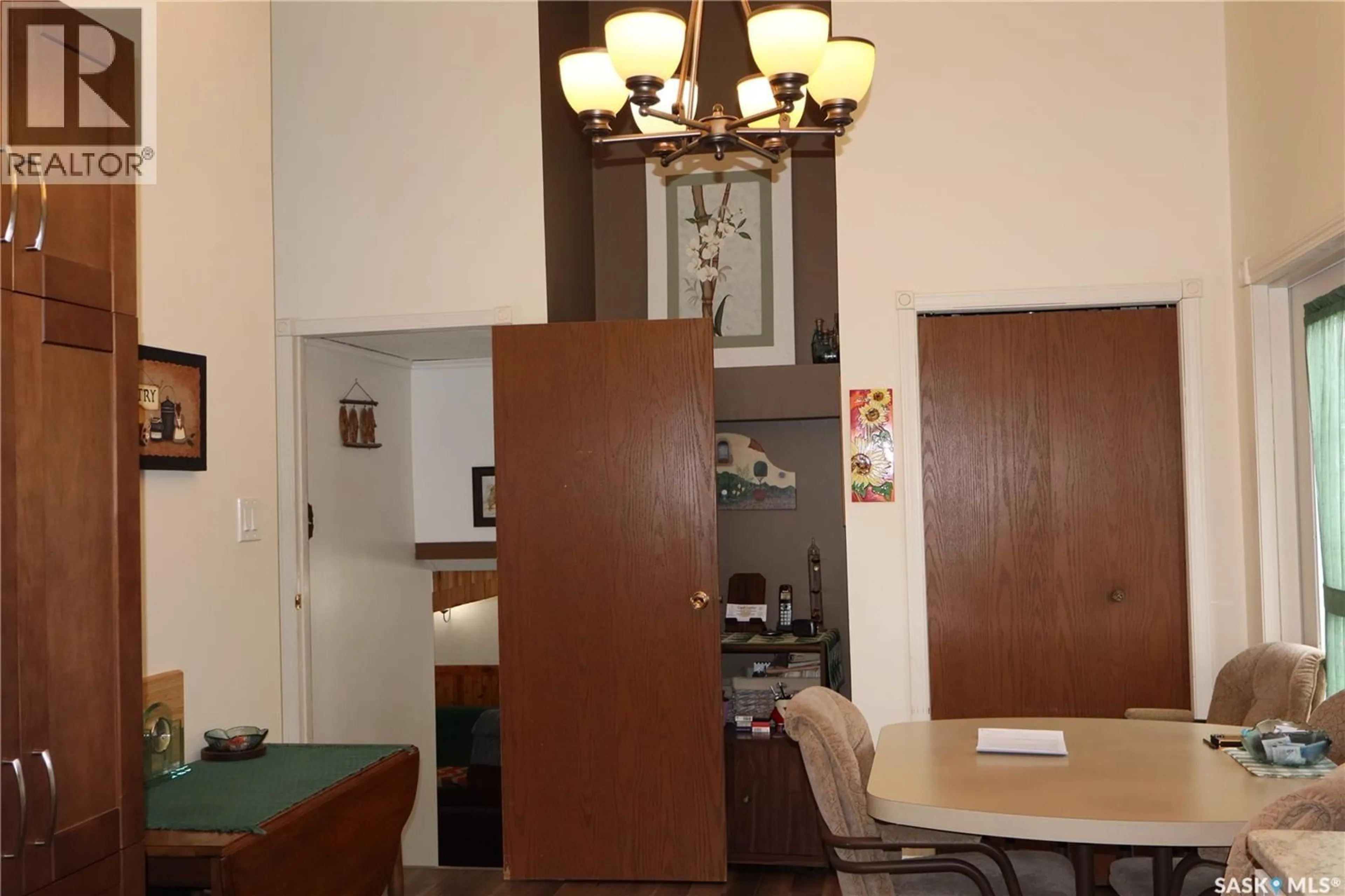 Dining room, unknown for 604 5TH AVENUE, Assiniboia Saskatchewan S0H0B0