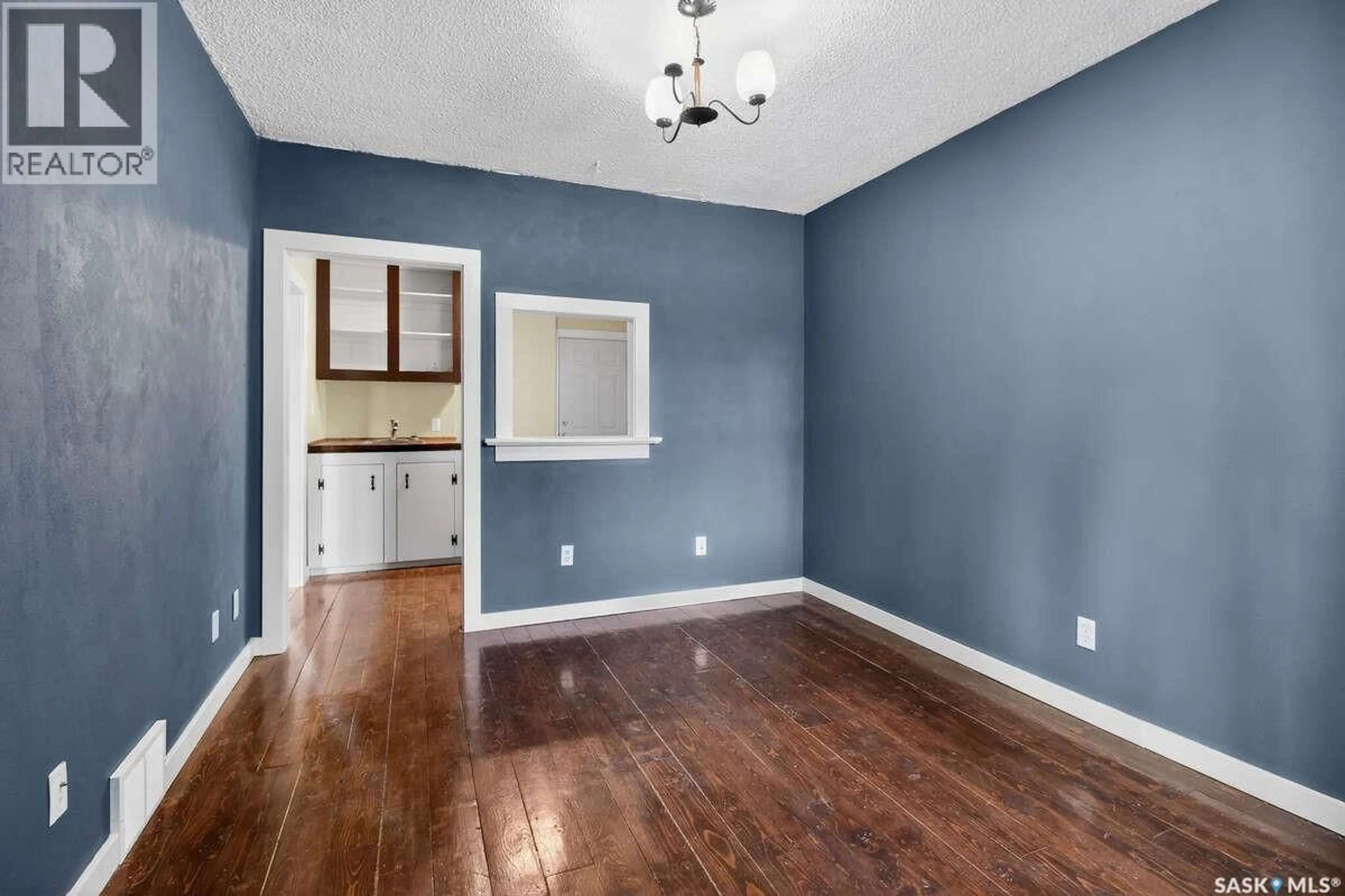 A pic of a room for 313 7TH STREET, Saskatoon Saskatchewan S7H0X2