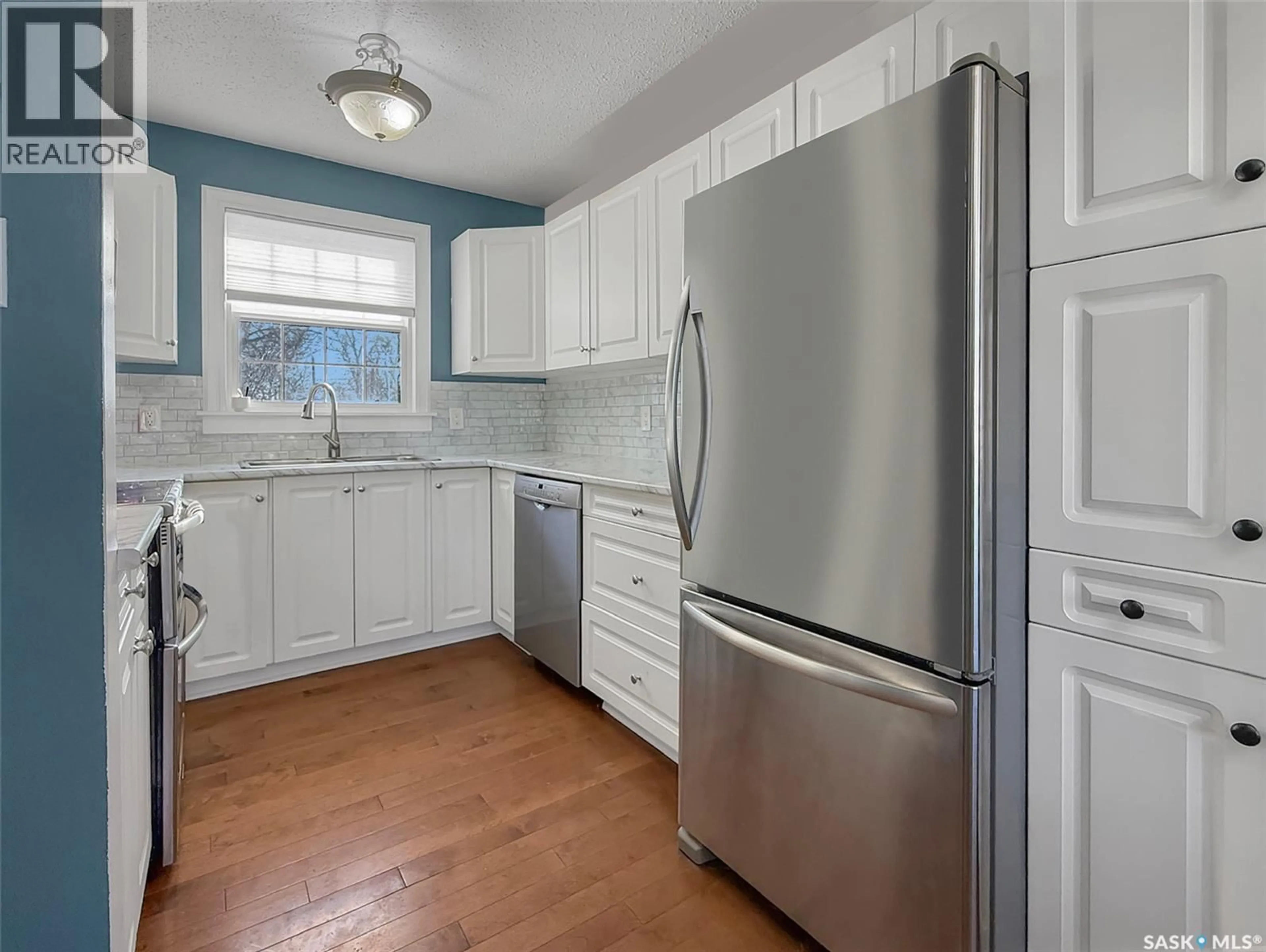Open concept kitchen, unknown for 1110 BOTHWELL DRIVE, Swift Current Saskatchewan S9H1Z9
