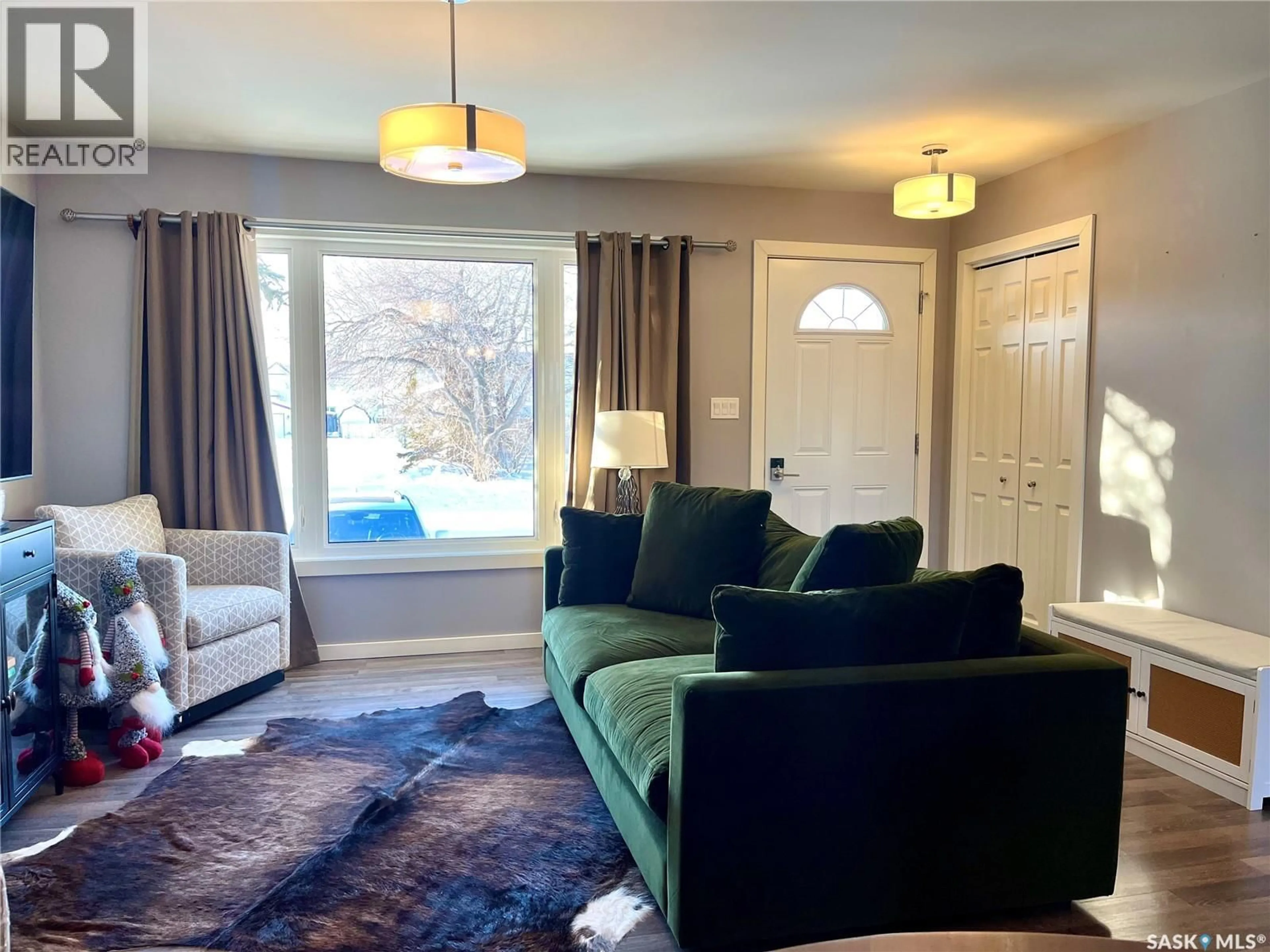 Living room with furniture, unknown for 674 4TH AVENUE, Melville Saskatchewan S0A2P1