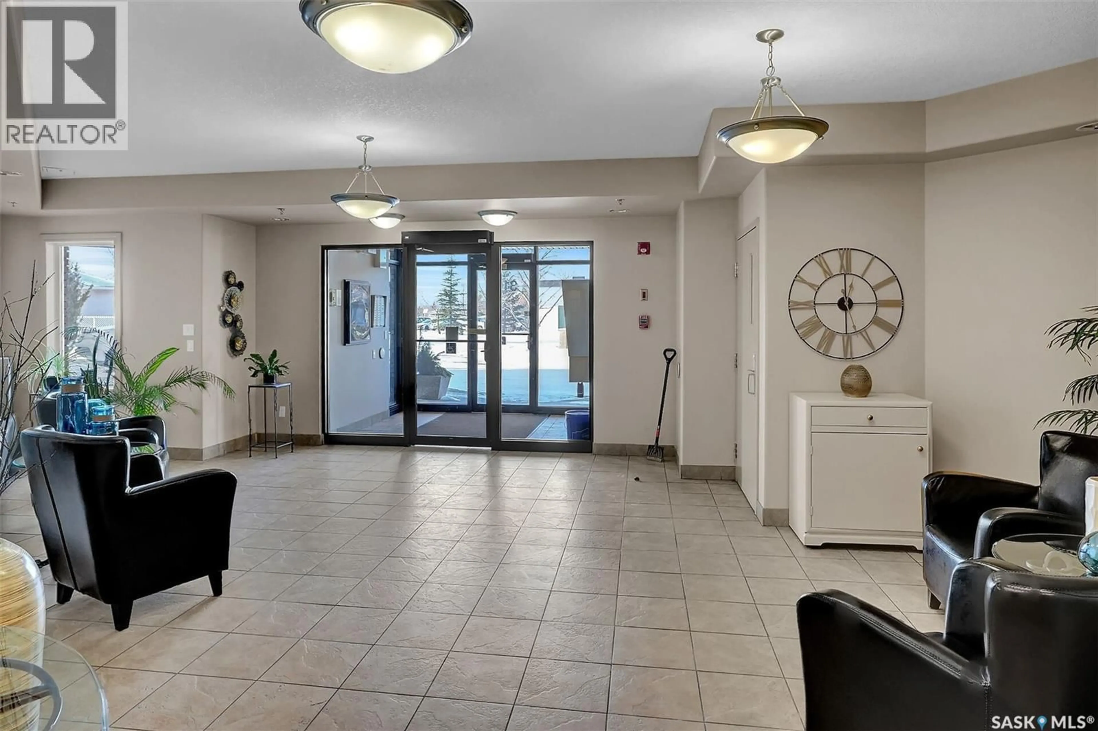 Indoor foyer for 3101 - 403 RENFREW CRESCENT, Regina Saskatchewan S4V3B6