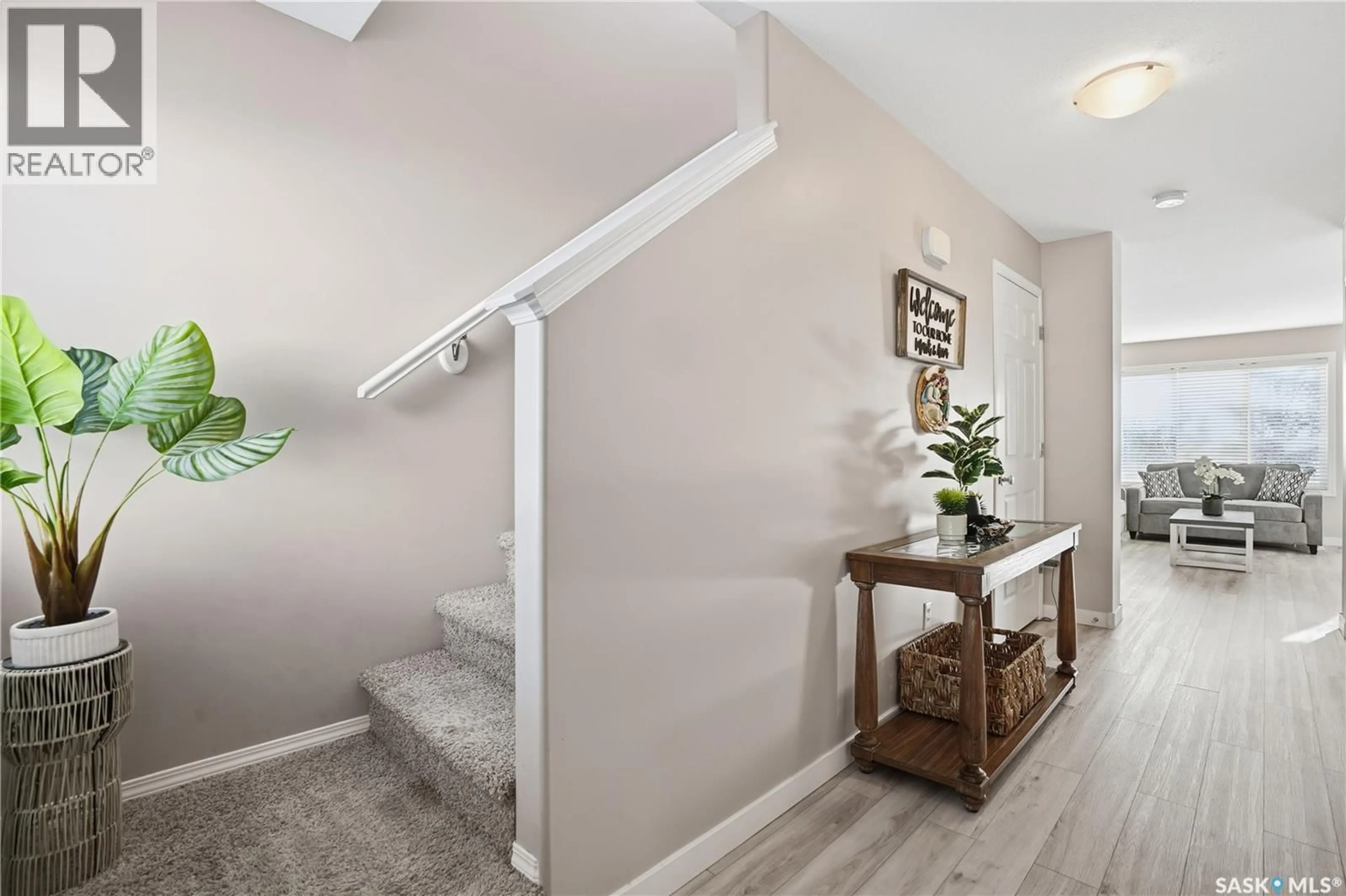 Indoor entryway for 18 - 4425 NICURITY DRIVE, Regina Saskatchewan S4X0E6