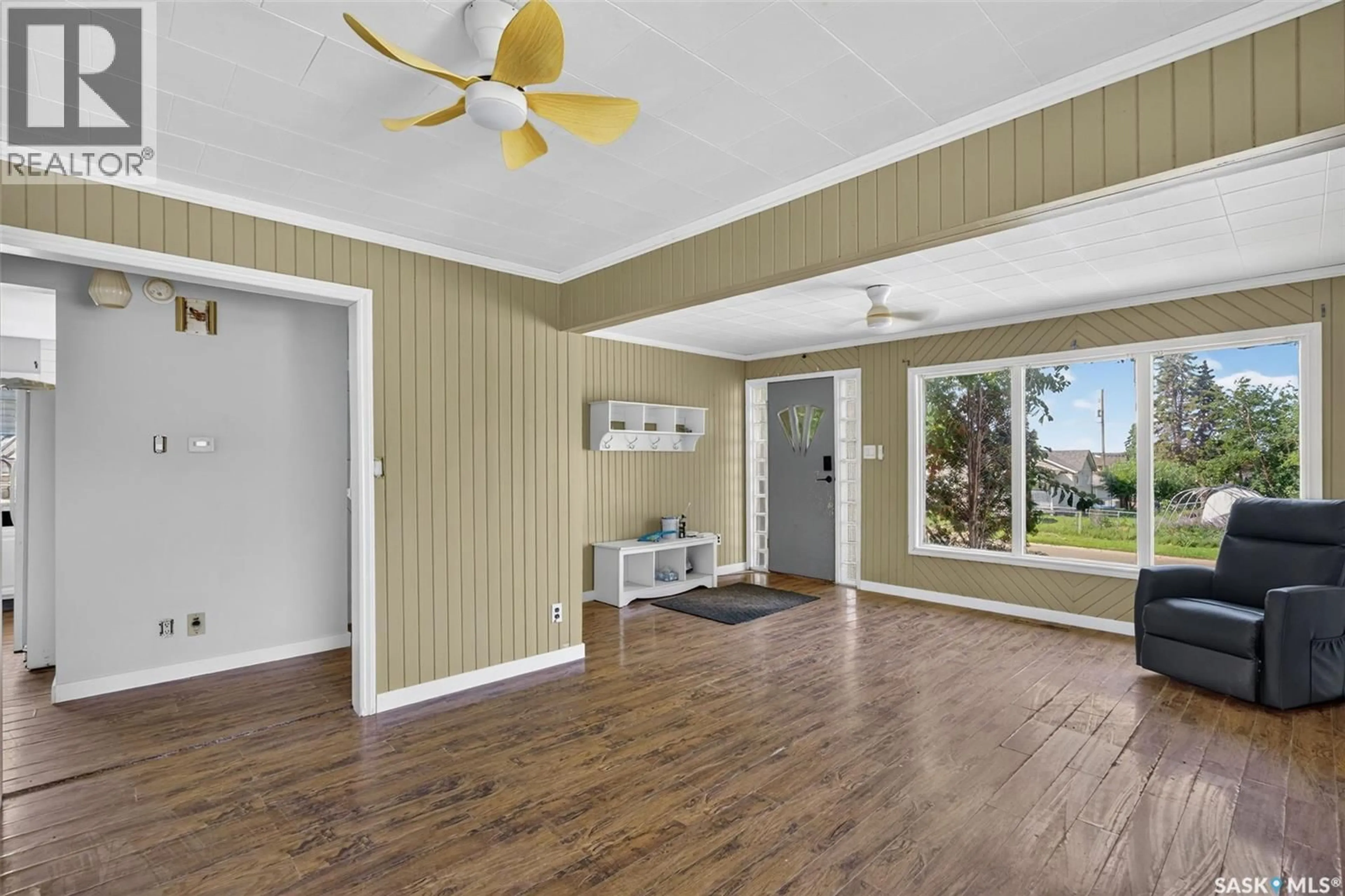 A pic of a room for 453 21ST STREET, Prince Albert Saskatchewan S6V1M2
