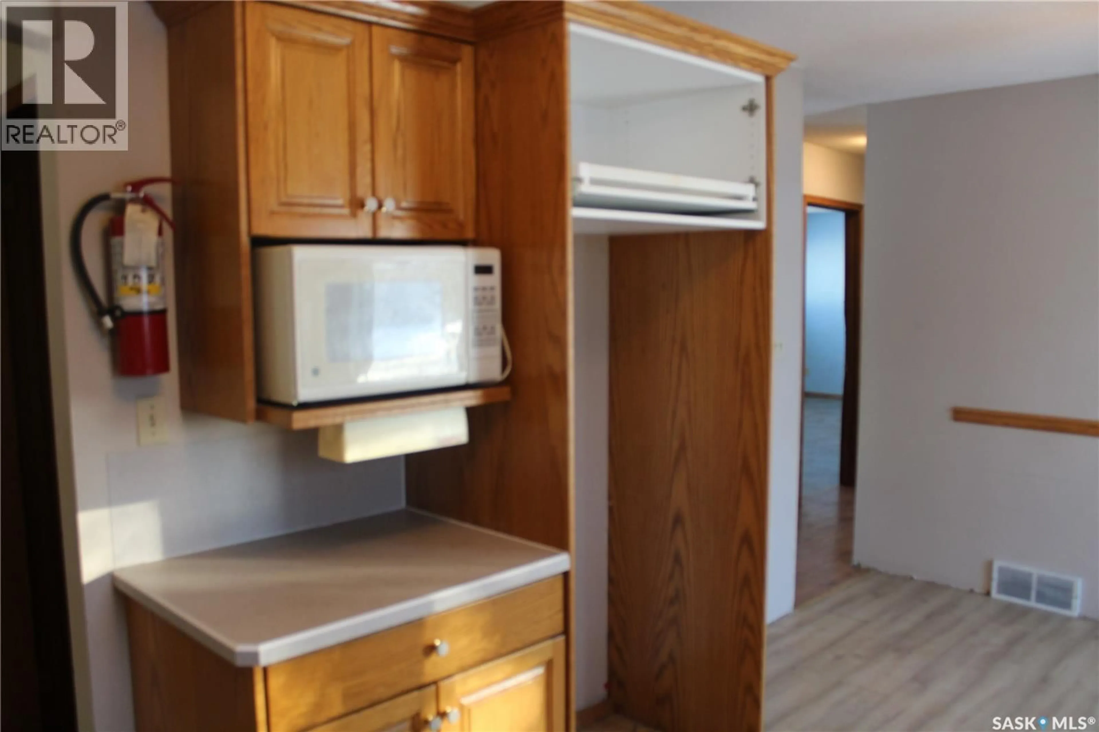 Standard kitchen, unknown for 413 1ST STREET, Kipling Saskatchewan S0G2S0