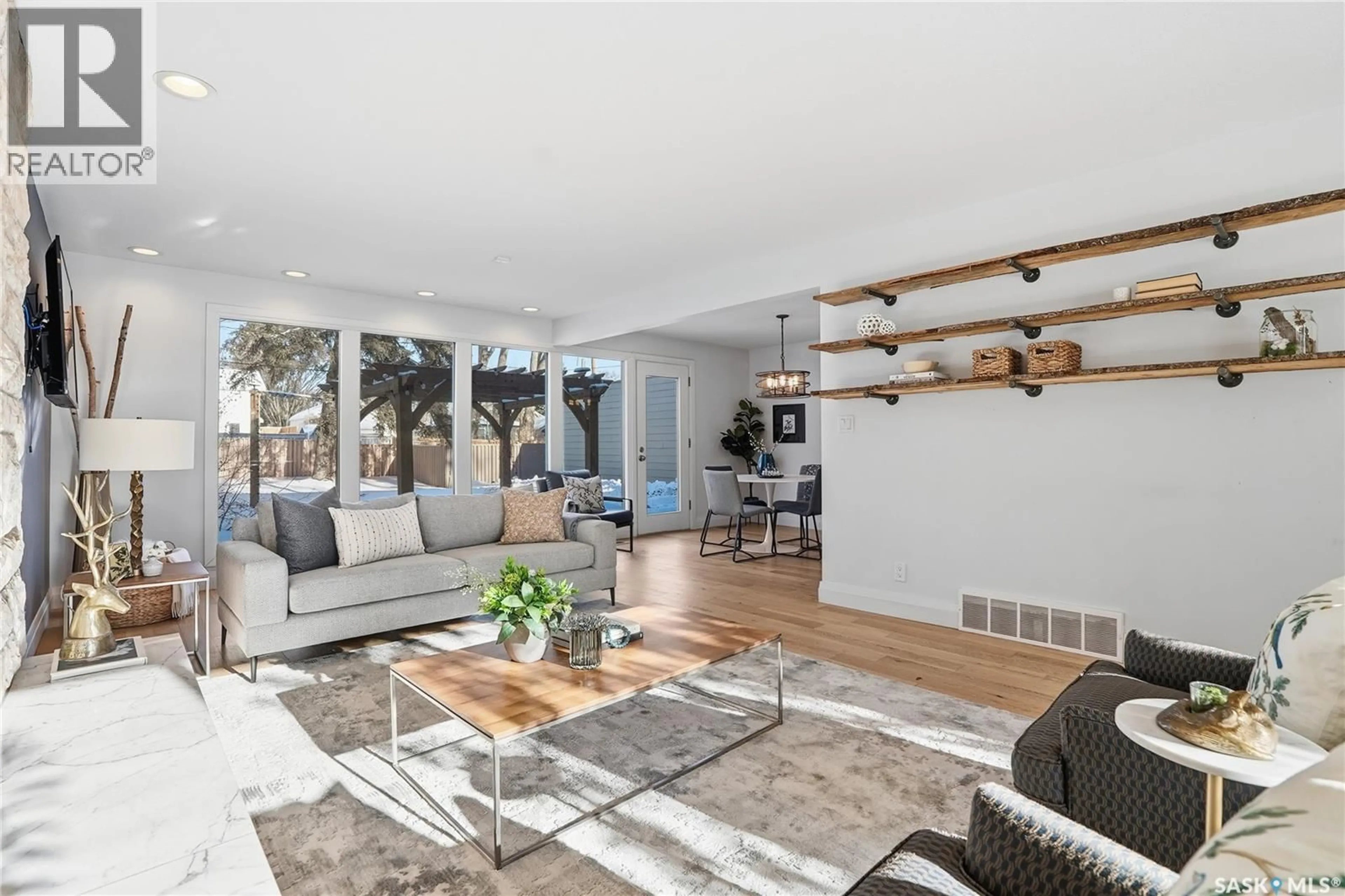 Living room with furniture, unknown for 315 ISABELLA STREET, Saskatoon Saskatchewan S7J0B5