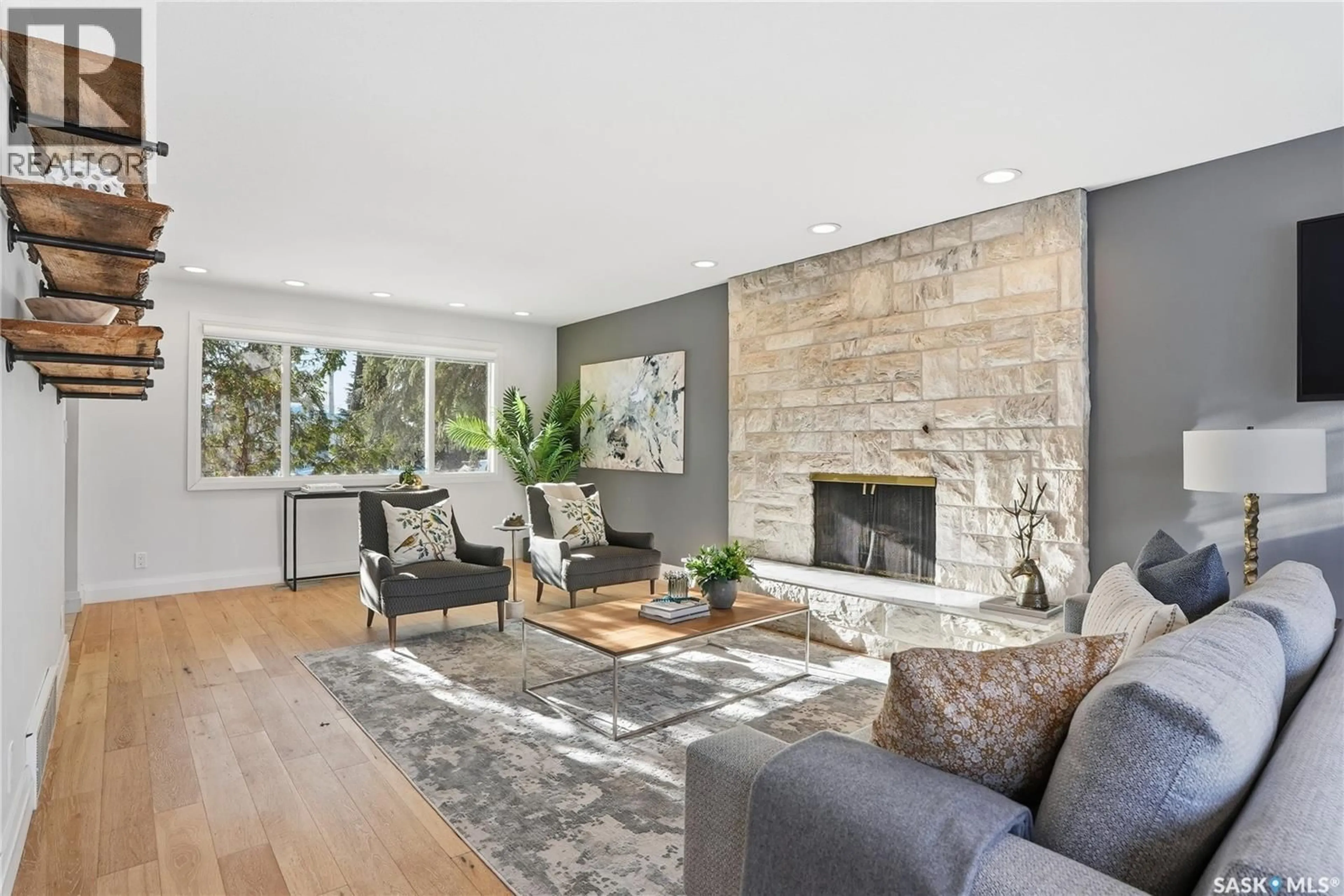 Living room with furniture, unknown for 315 ISABELLA STREET, Saskatoon Saskatchewan S7J0B5