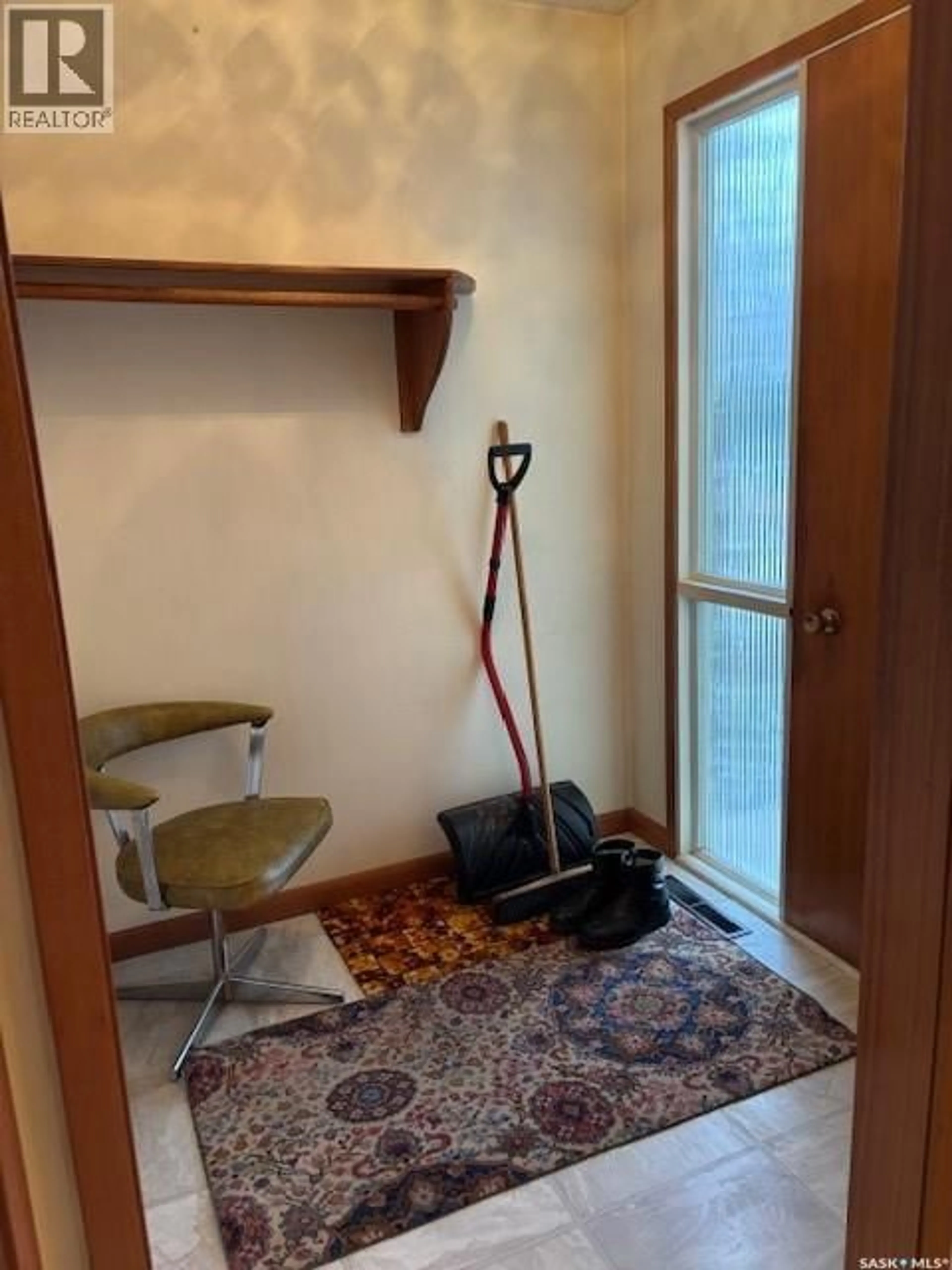 A pic of a room for 706 BALMORAL STREET, Saskatoon Saskatchewan S7K0Y8