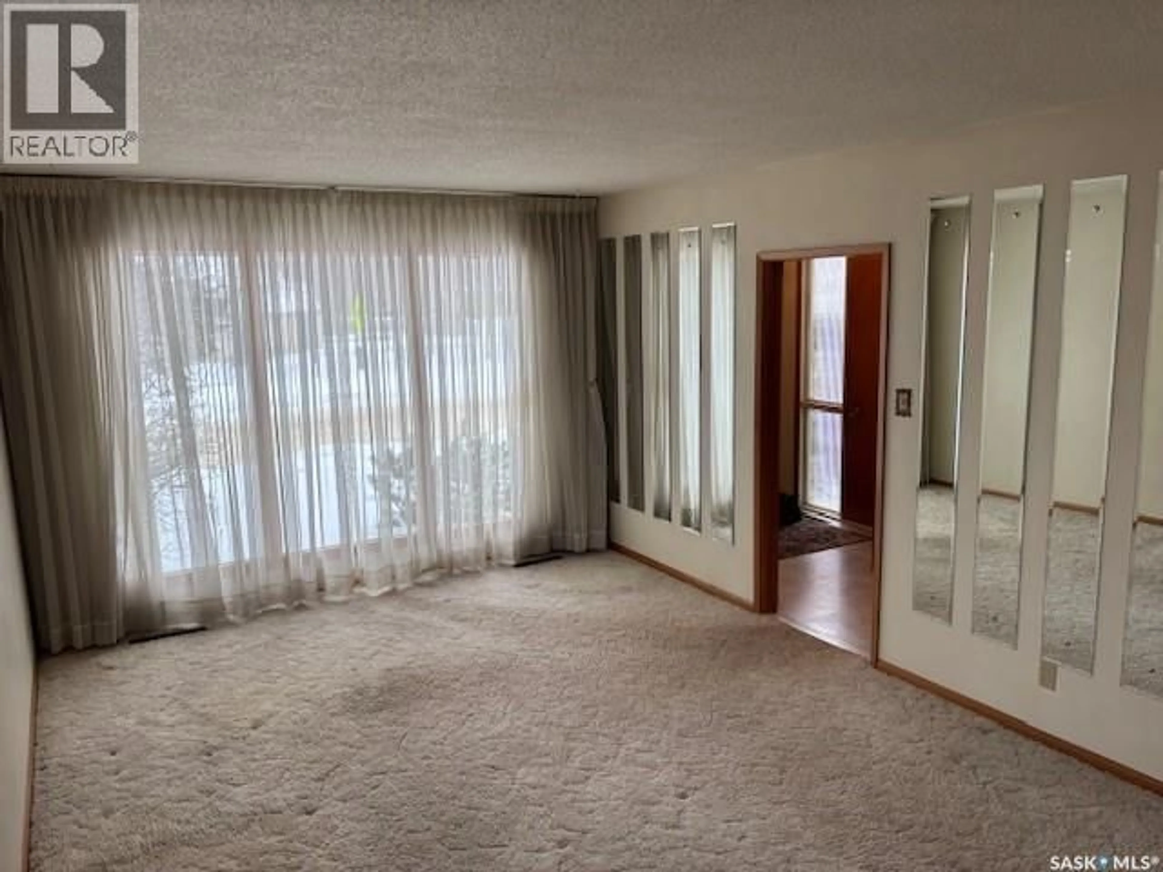 A pic of a room for 706 BALMORAL STREET, Saskatoon Saskatchewan S7K0Y8
