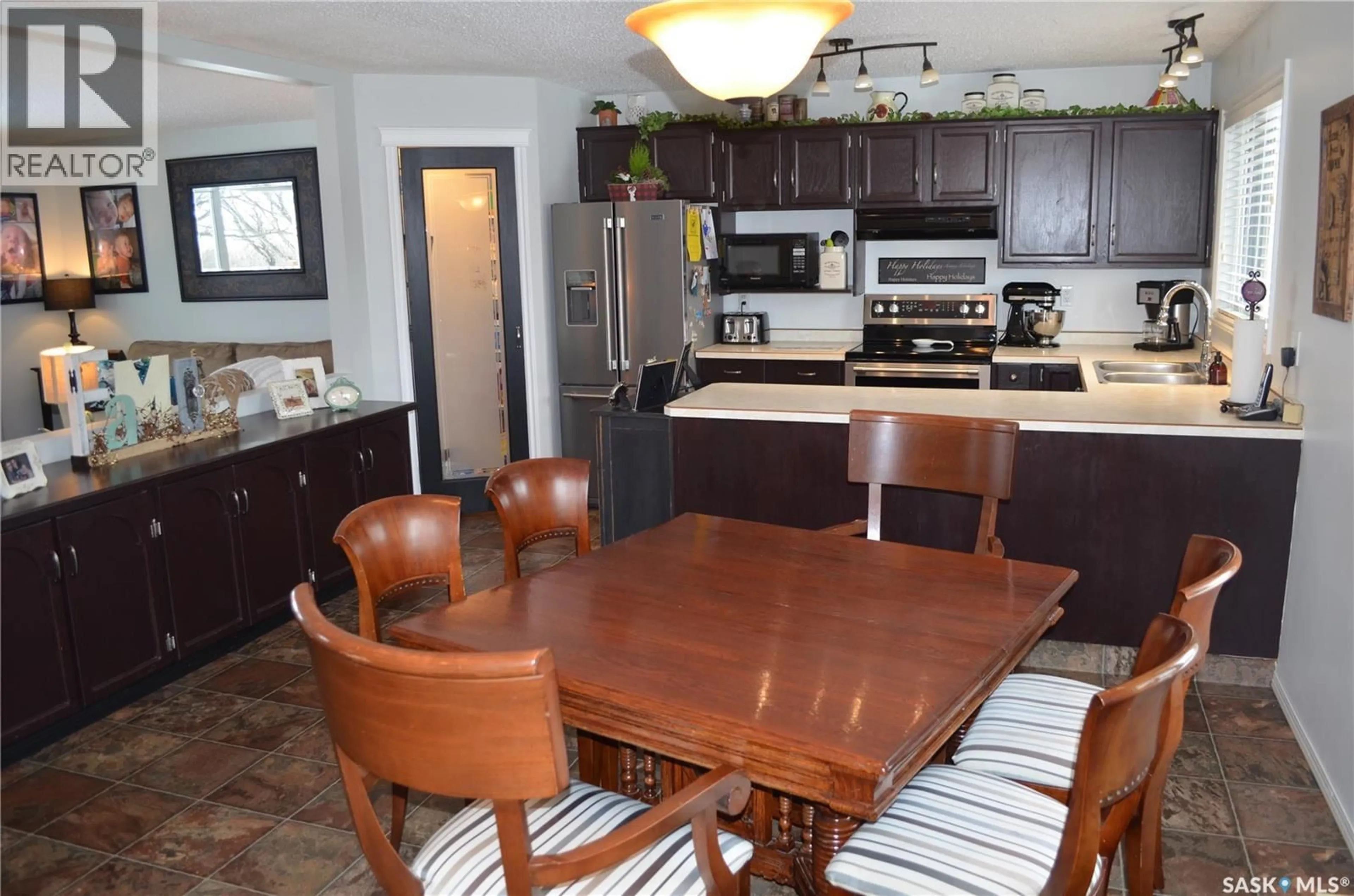 Open concept kitchen, unknown for 394 STANDARD STREET, Pennant Saskatchewan S0N1X0