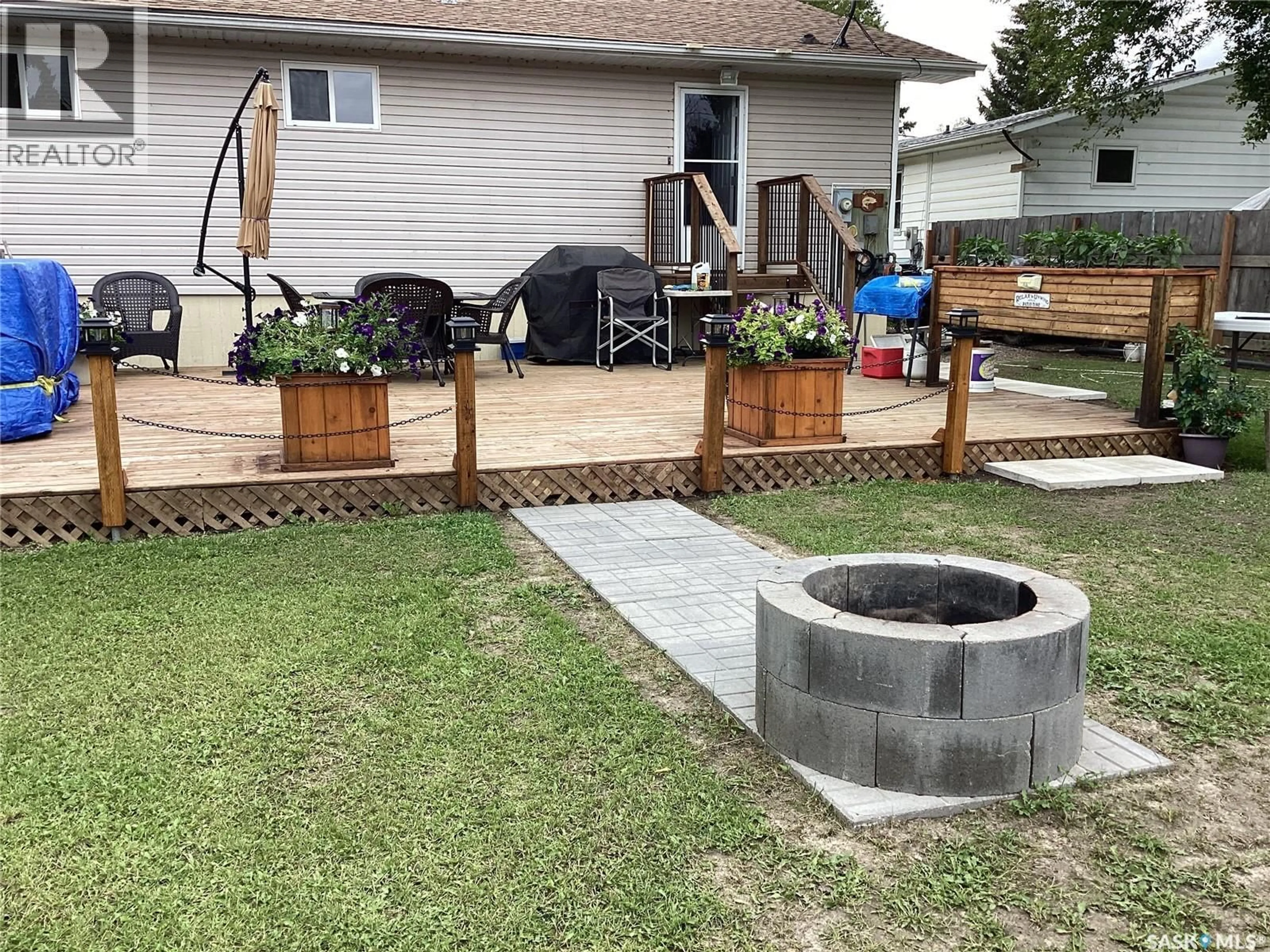 Patio, street for 810 MAIN STREET, Big River Saskatchewan S0J0E0