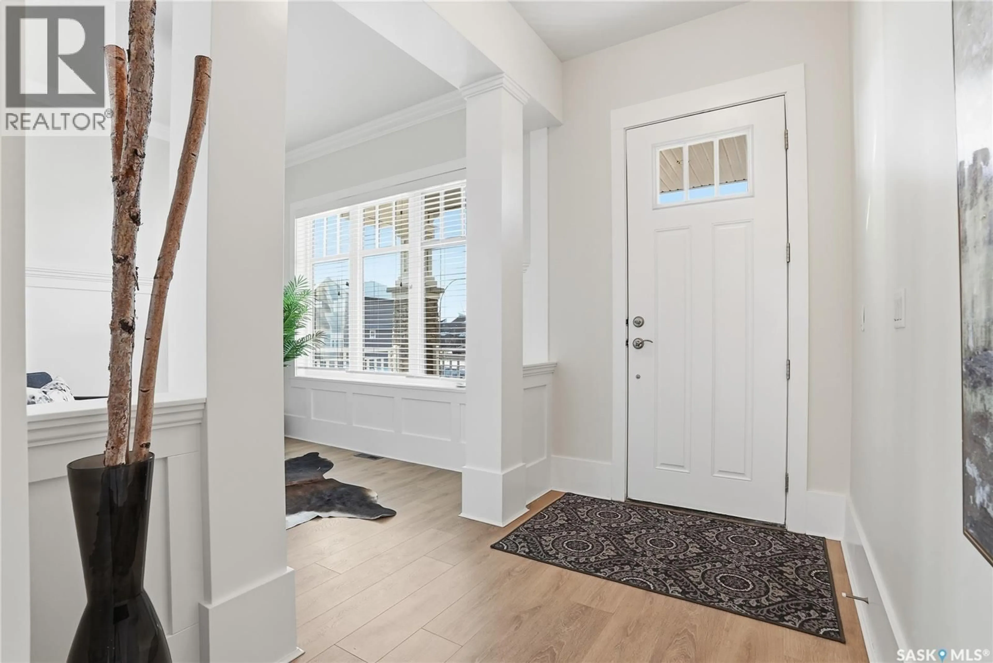 Indoor entryway for 32 115 MEADOWS BOULEVARD, Saskatoon Saskatchewan S7V0E6