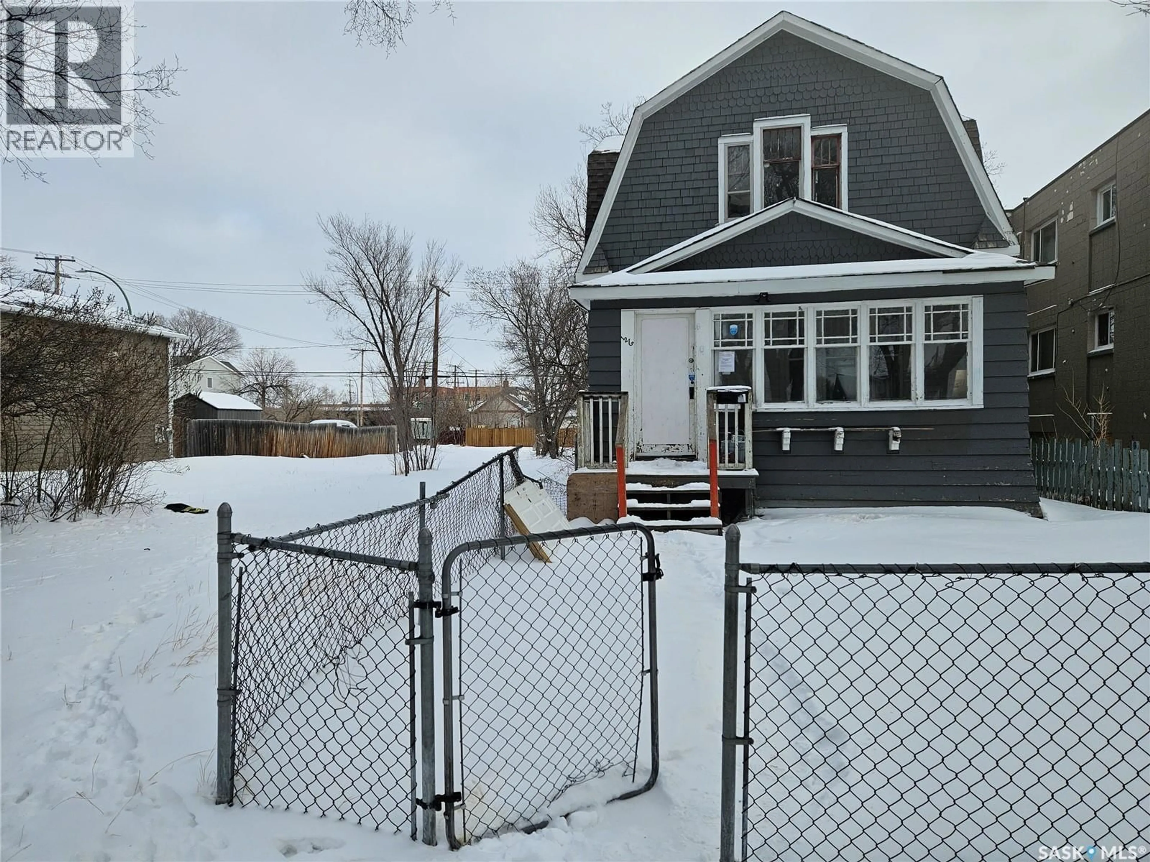 A pic from outside/outdoor area/front of a property/back of a property/a pic from drone, street for 1215 RAE STREET, Regina Saskatchewan S4T2C2