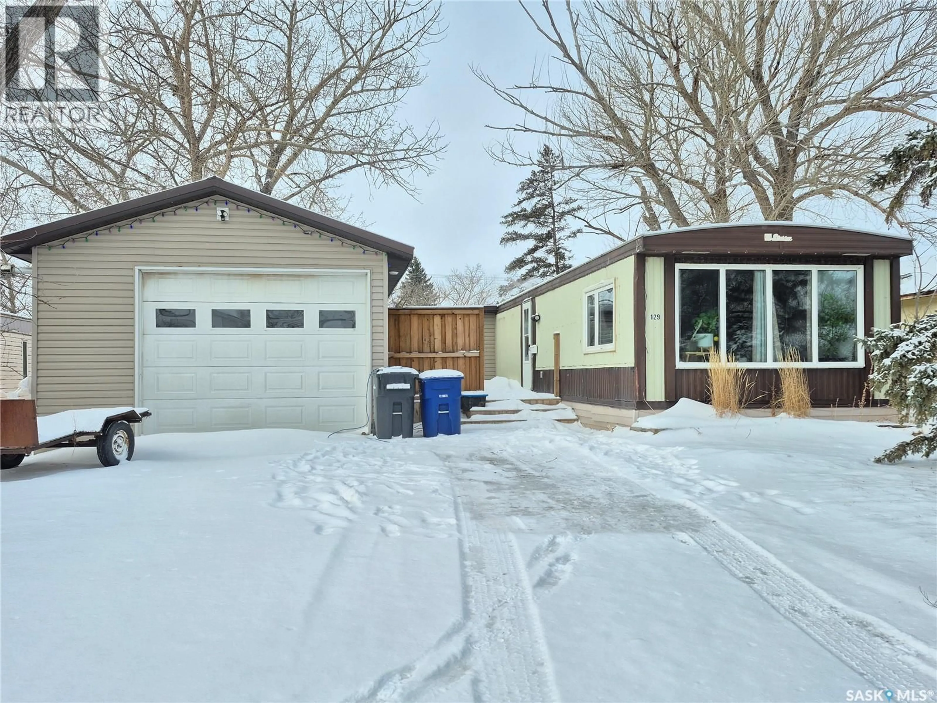 Shed for 129 17TH STREET, Weyburn Saskatchewan S4H2N3
