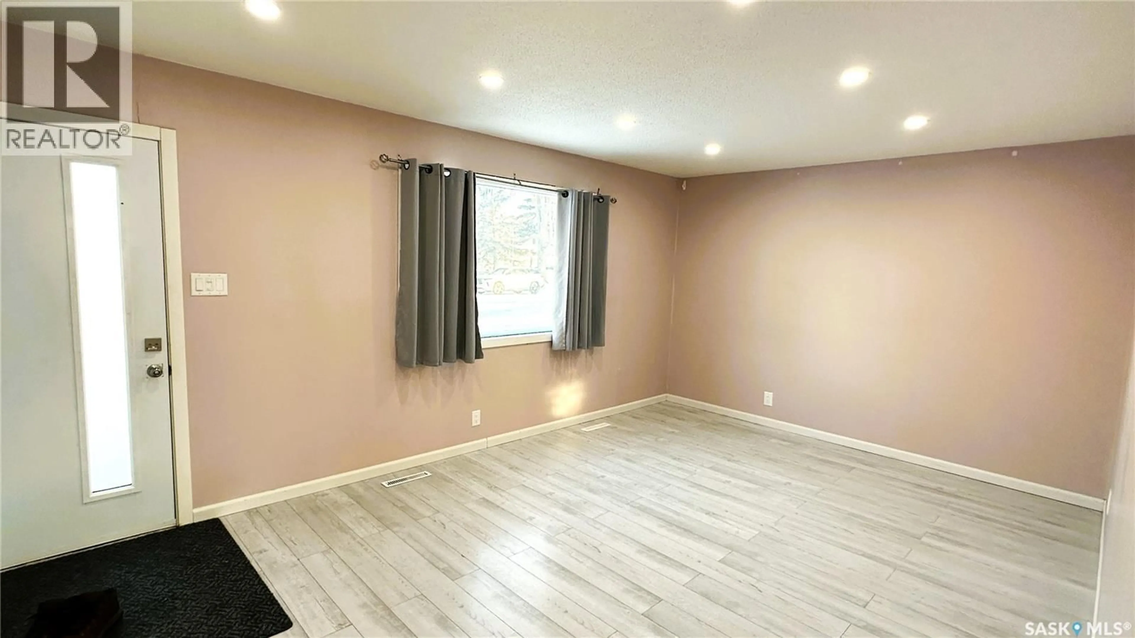 A pic of a room for 282 SCARTH STREET, Regina Saskatchewan S4R2Z5