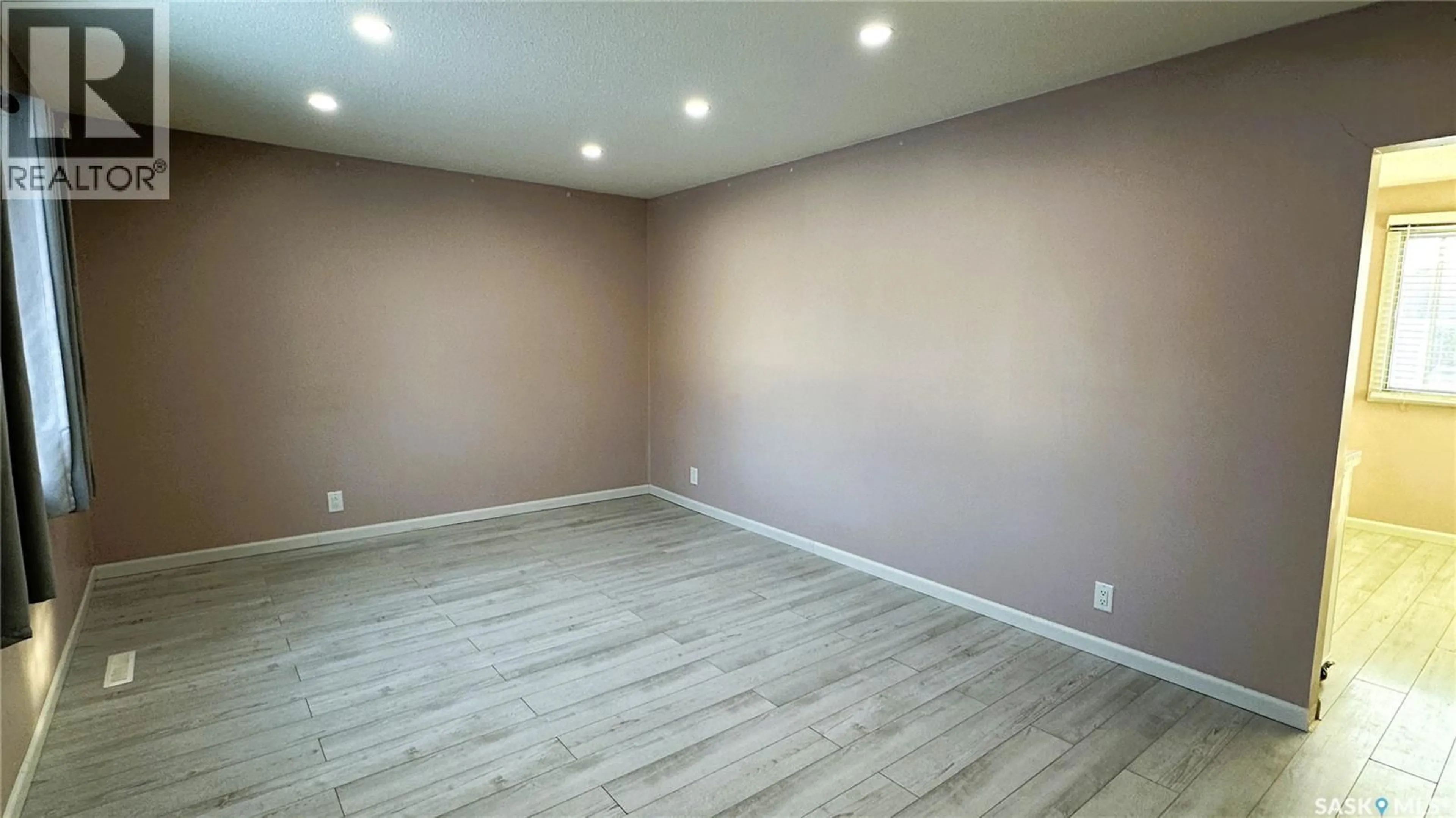A pic of a room for 282 SCARTH STREET, Regina Saskatchewan S4R2Z5