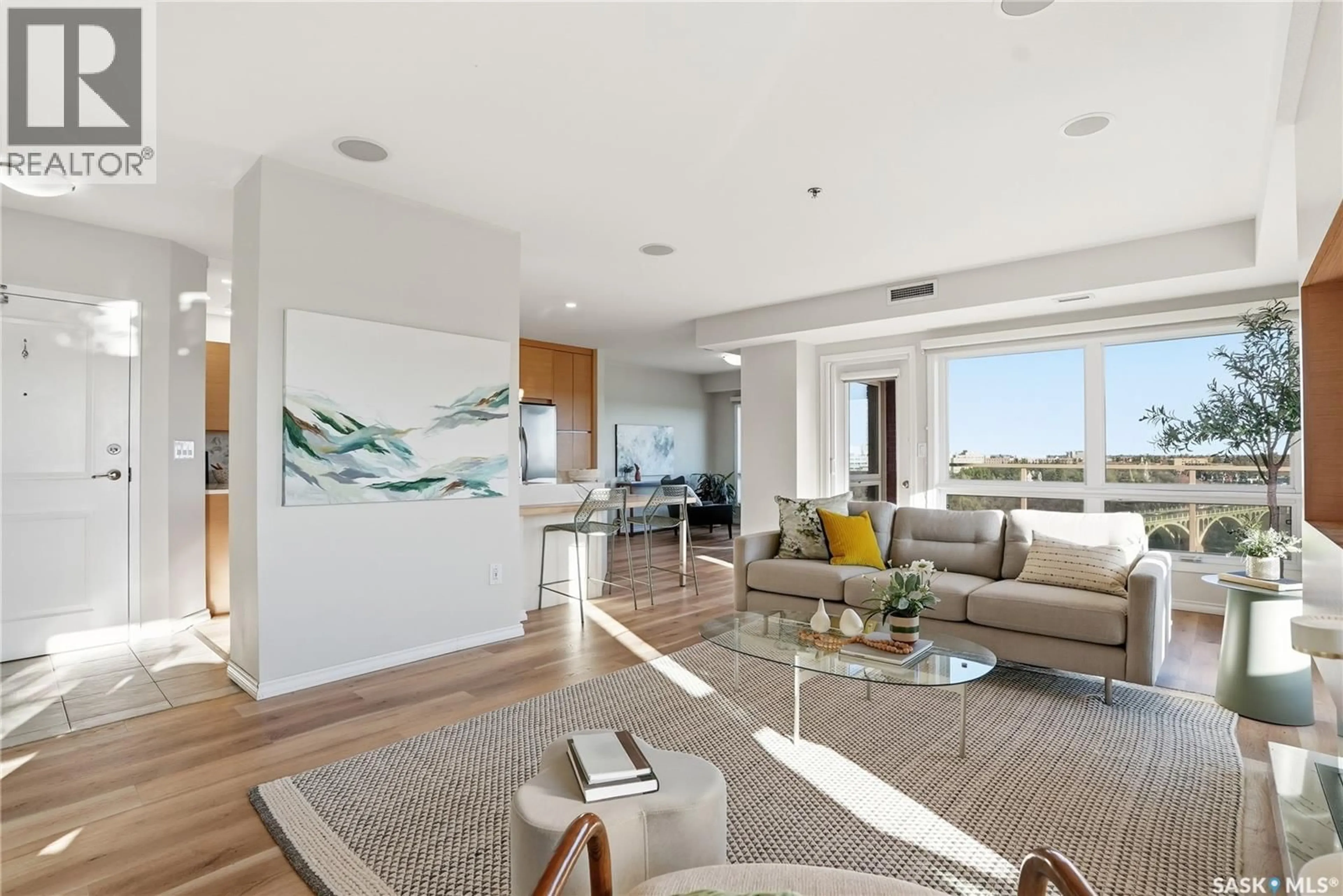 Living room with furniture, unknown for 902 - 1308 SPADINA CRESCENT, Saskatoon Saskatchewan S7K0G8