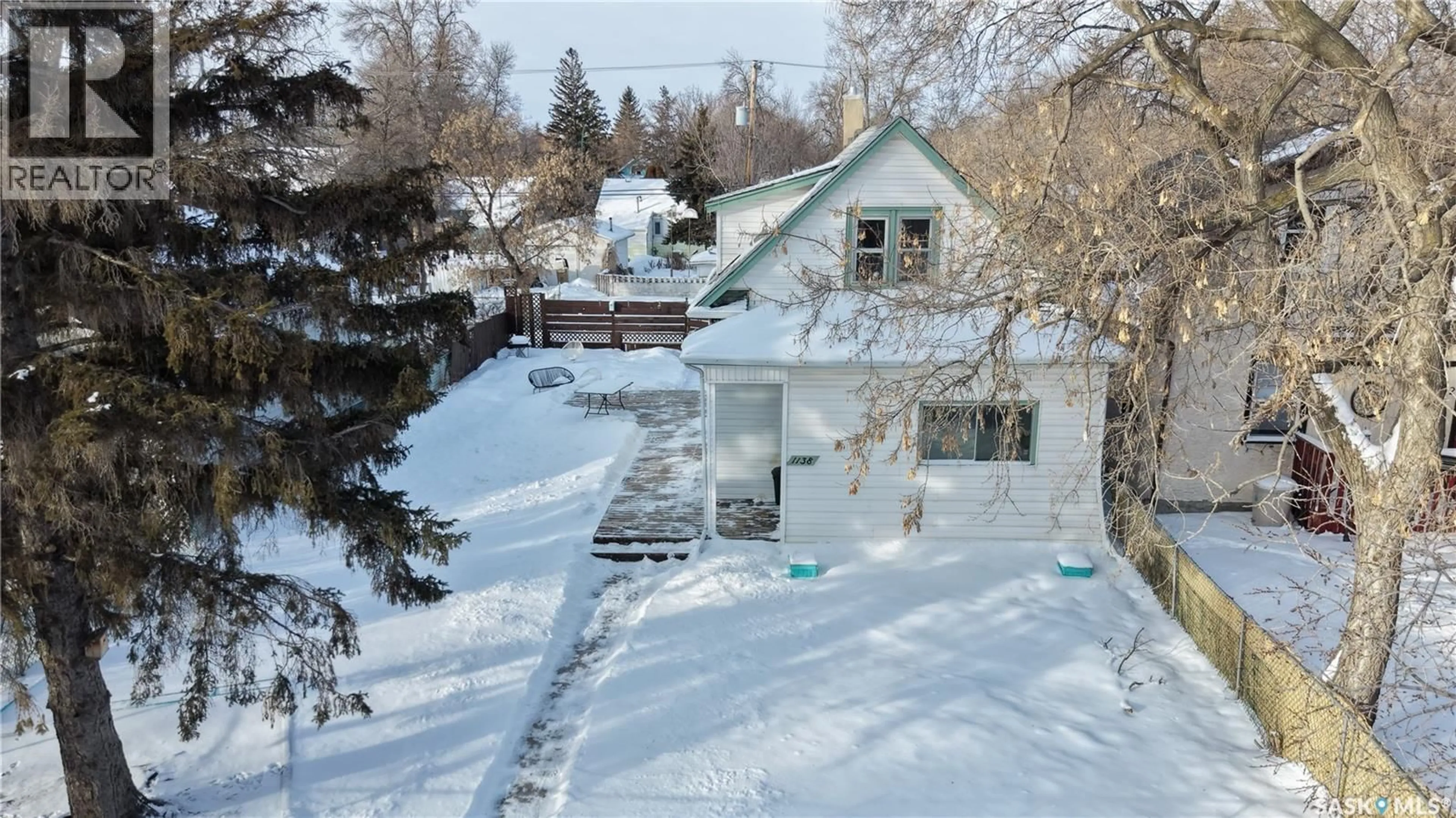 A pic from outside/outdoor area/front of a property/back of a property/a pic from drone, street for 1138 PRINCESS STREET, Regina Saskatchewan S4T3Y5