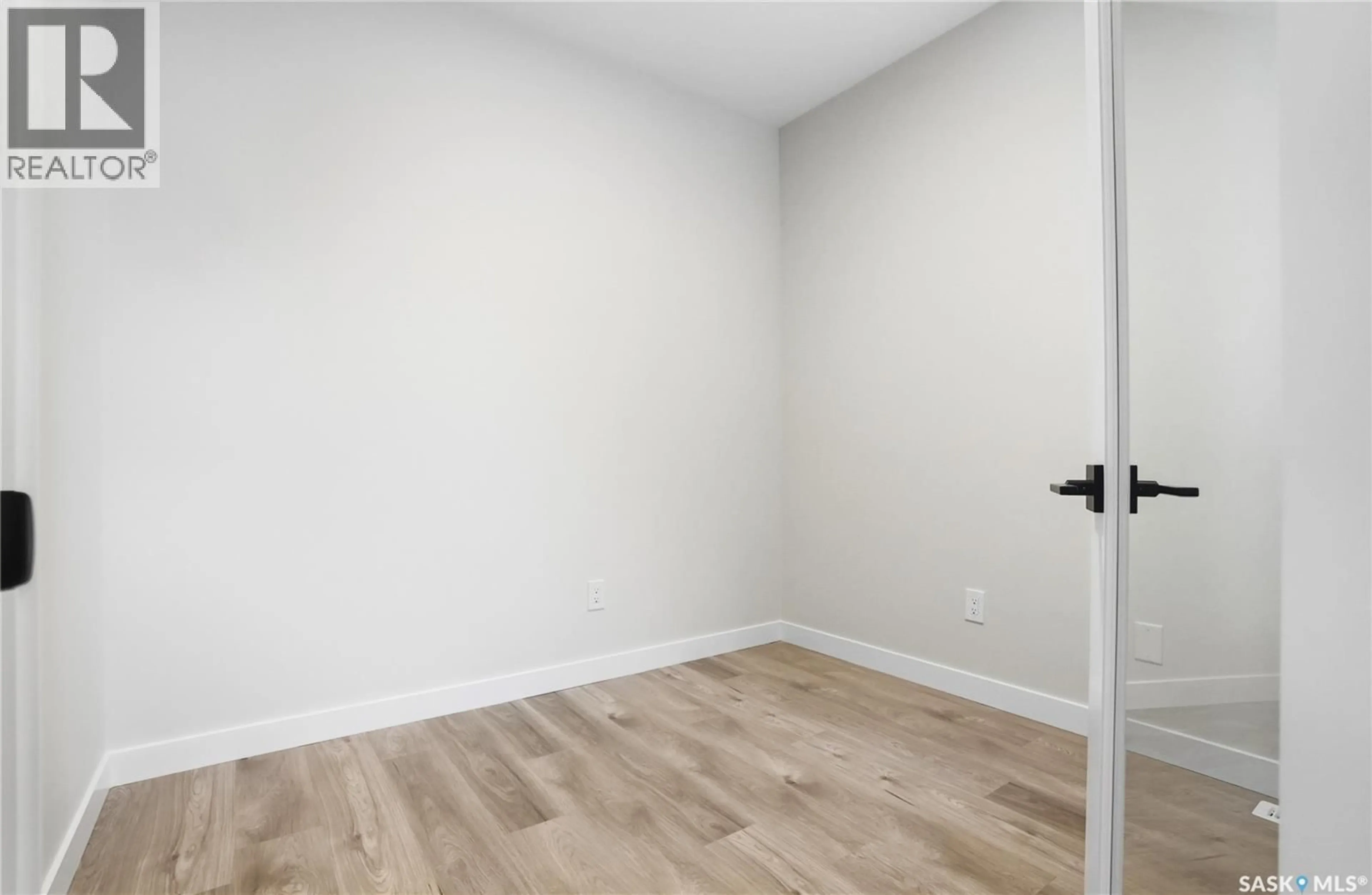 A pic of a room for 334 KATZ AVENUE, Saskatoon Saskatchewan S7V1Y6