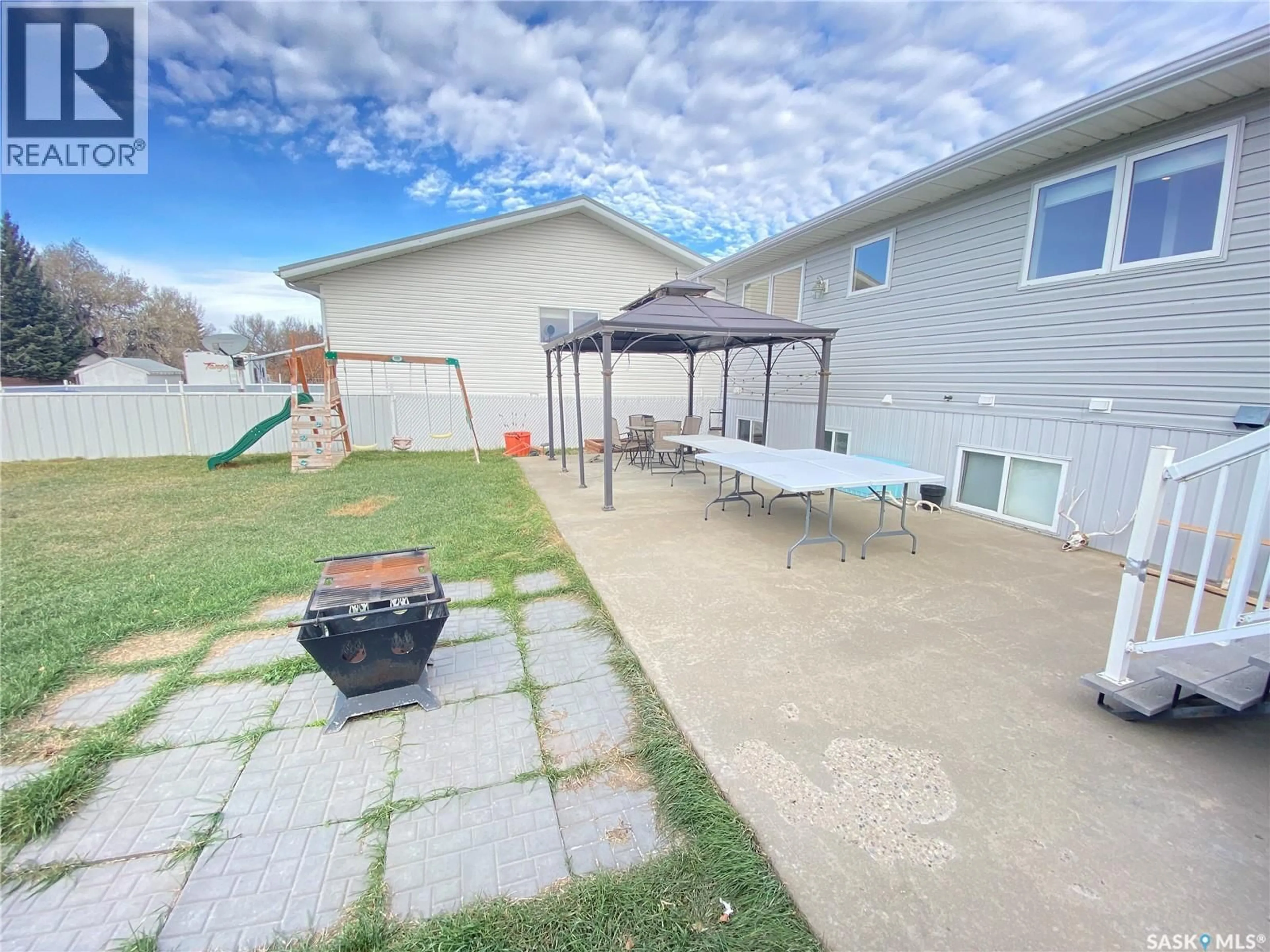 Patio, water/lake/river/ocean view for 11 HARRIGAN CRESCENT, Maple Creek Saskatchewan S0N1N0