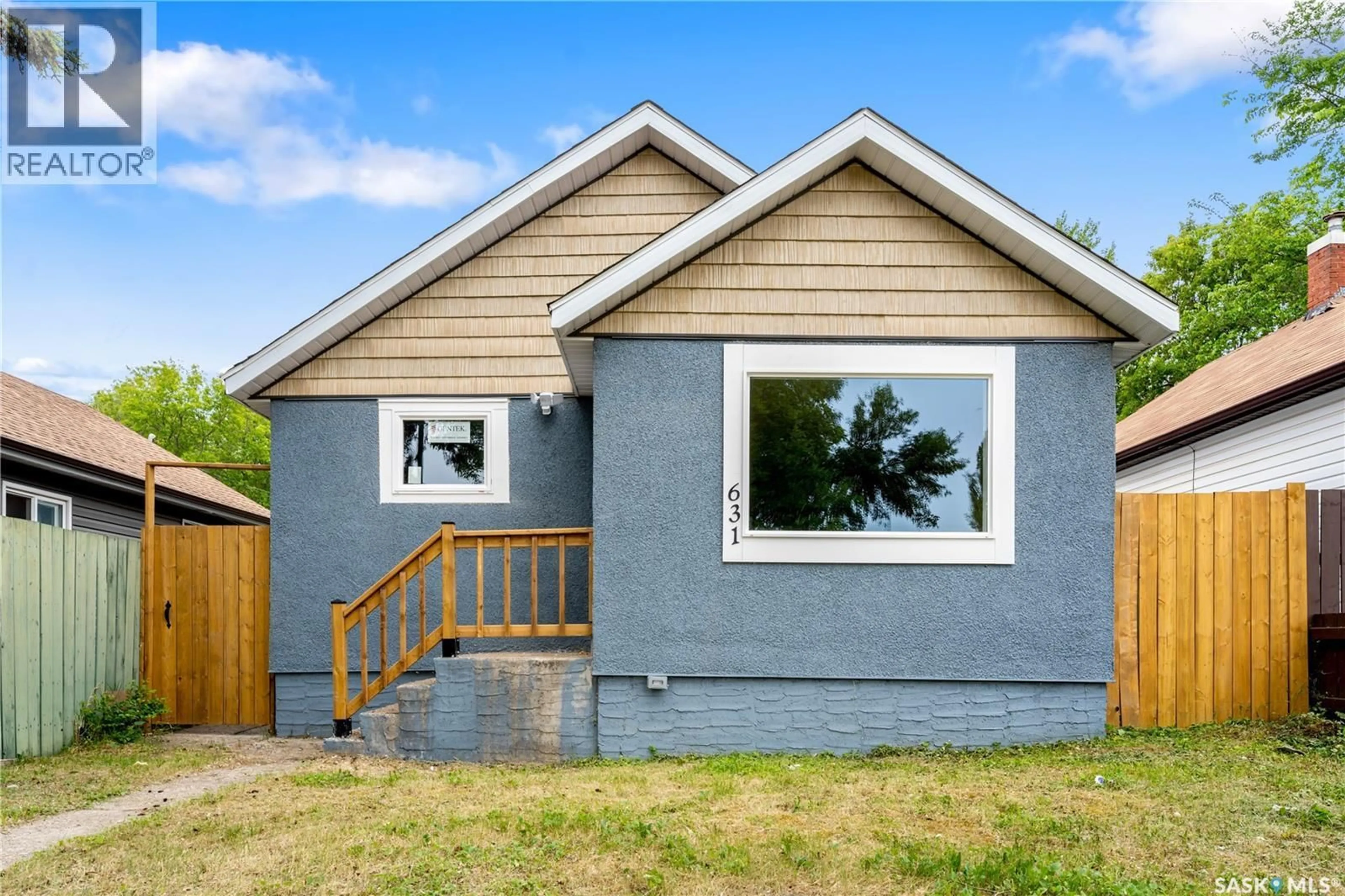 Home with vinyl exterior material, street for 631 20TH STREET, Prince Albert Saskatchewan S6V1L5