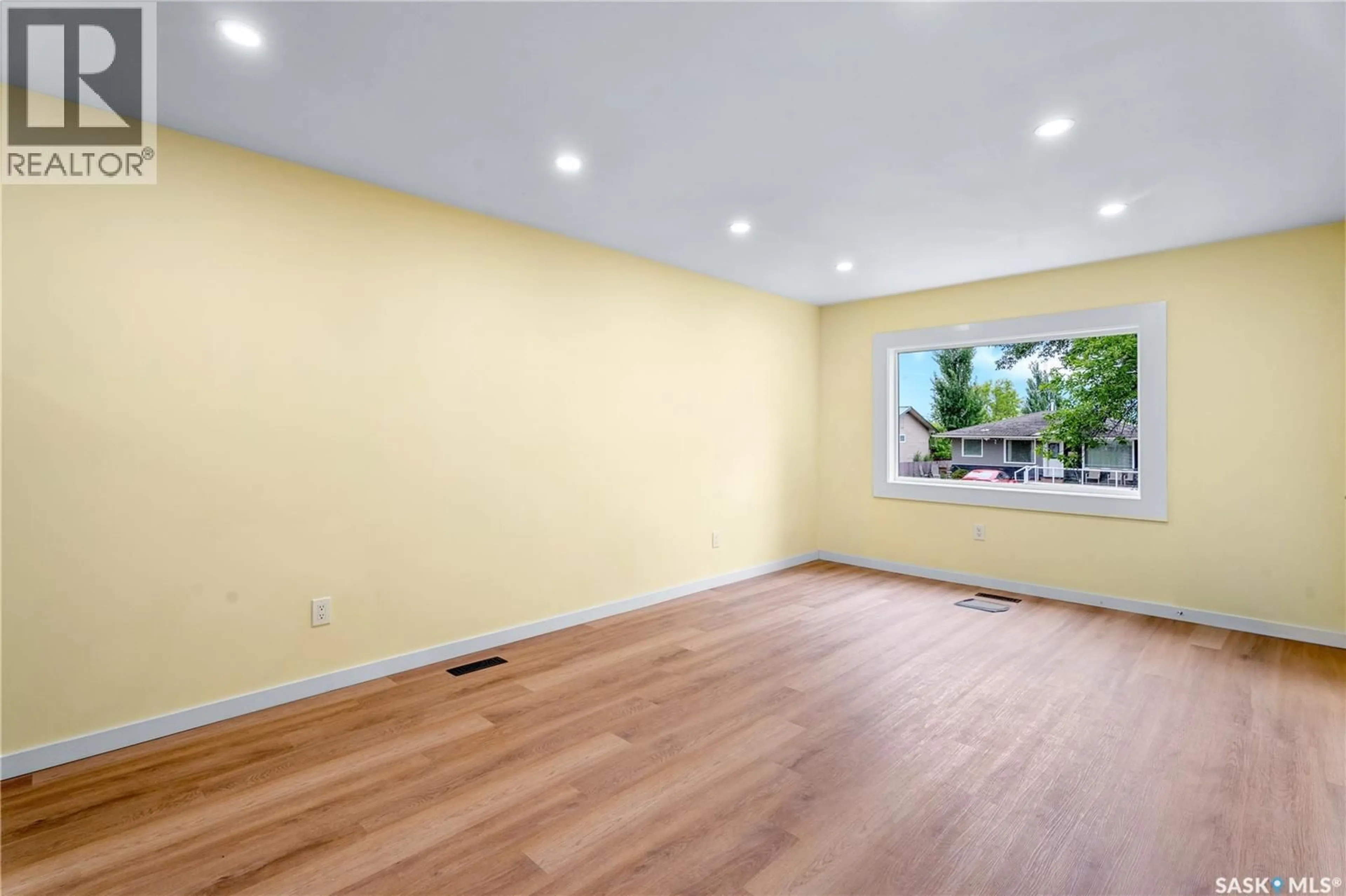 A pic of a room for 631 20TH STREET, Prince Albert Saskatchewan S6V1L5