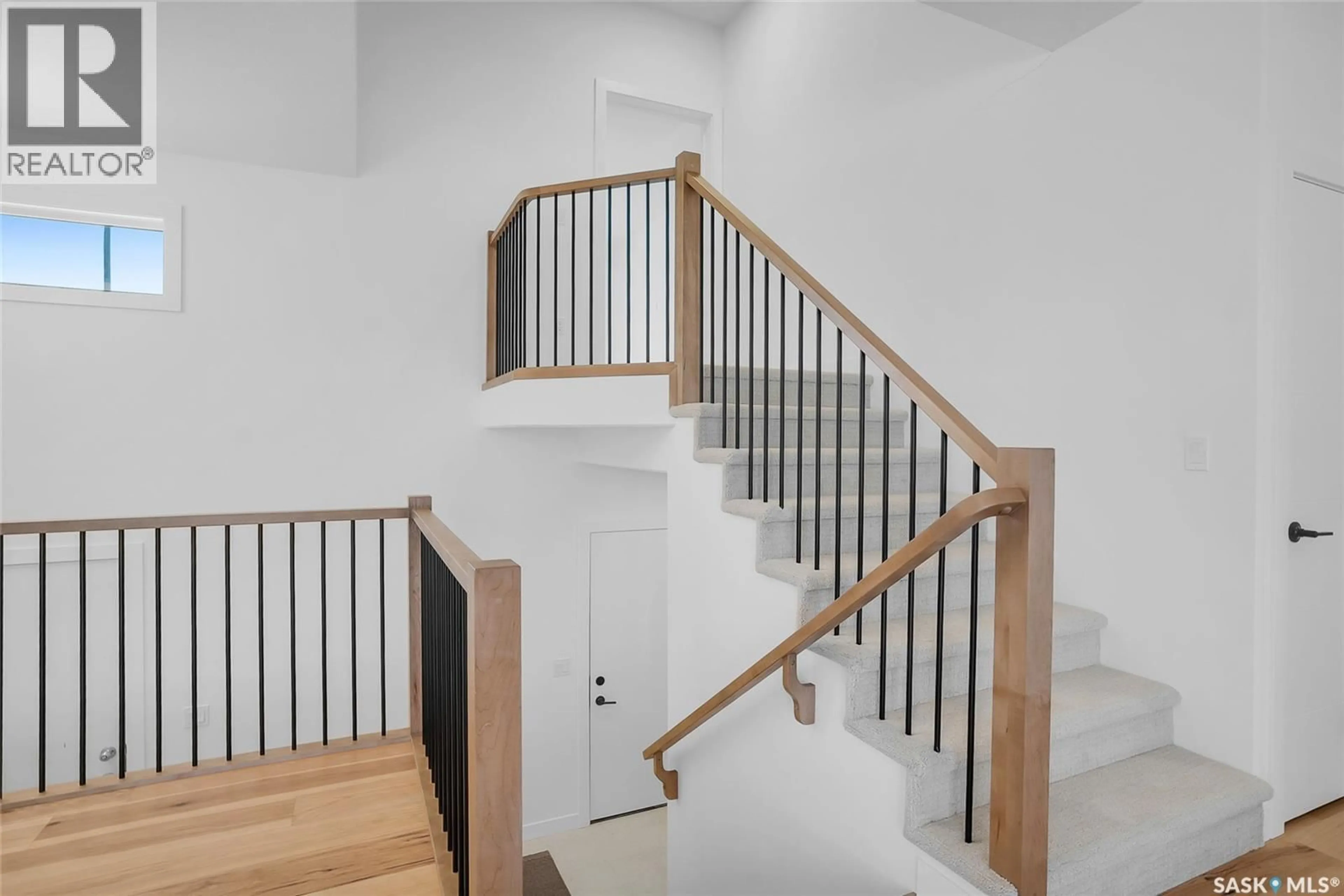 Stairs for 608 BALLESTEROS CRESCENT, Warman Saskatchewan S0K4S4