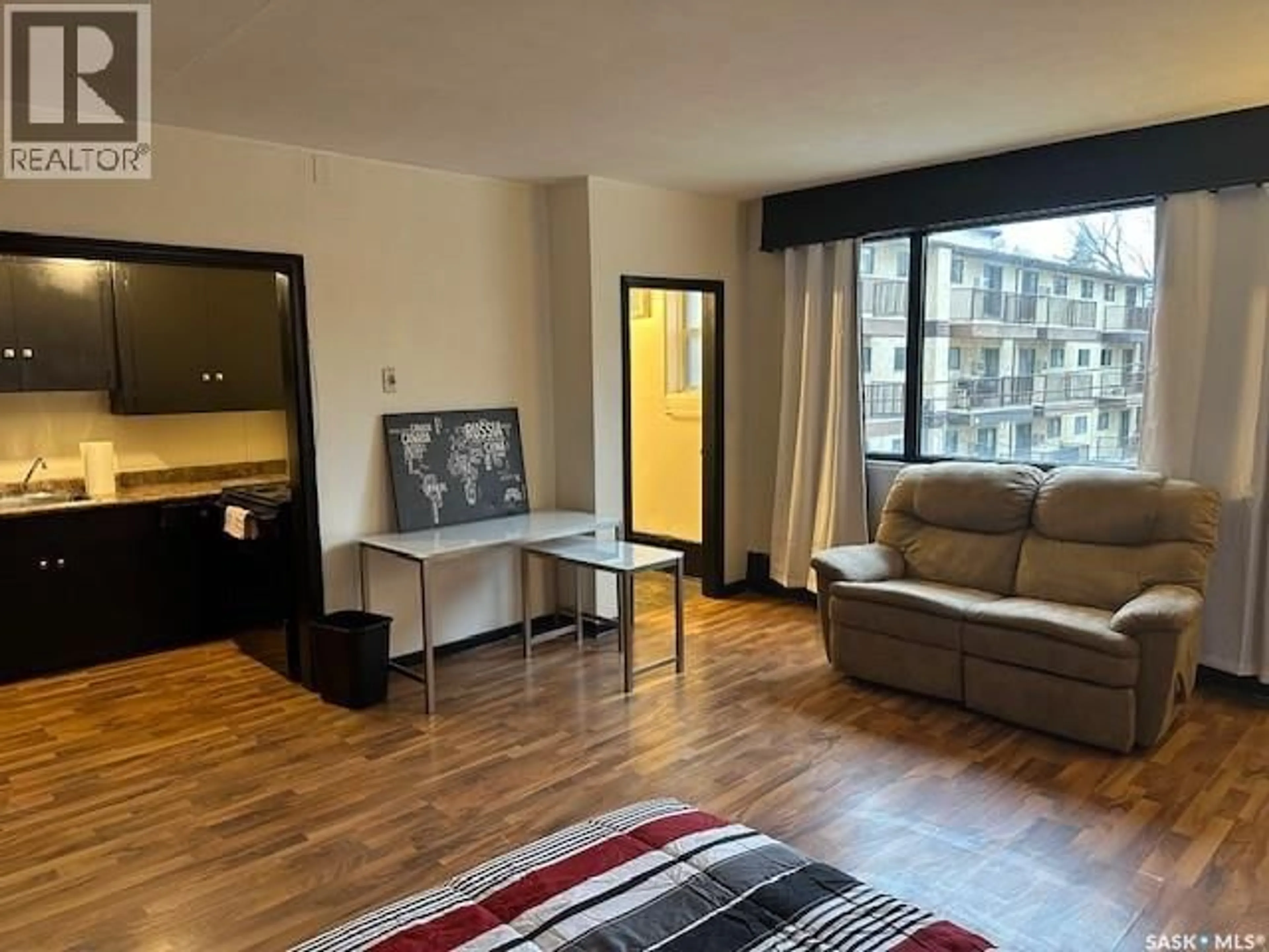 Living room with furniture, unknown for 30 400 4TH AVENUE, Saskatoon Saskatchewan S7K0R3