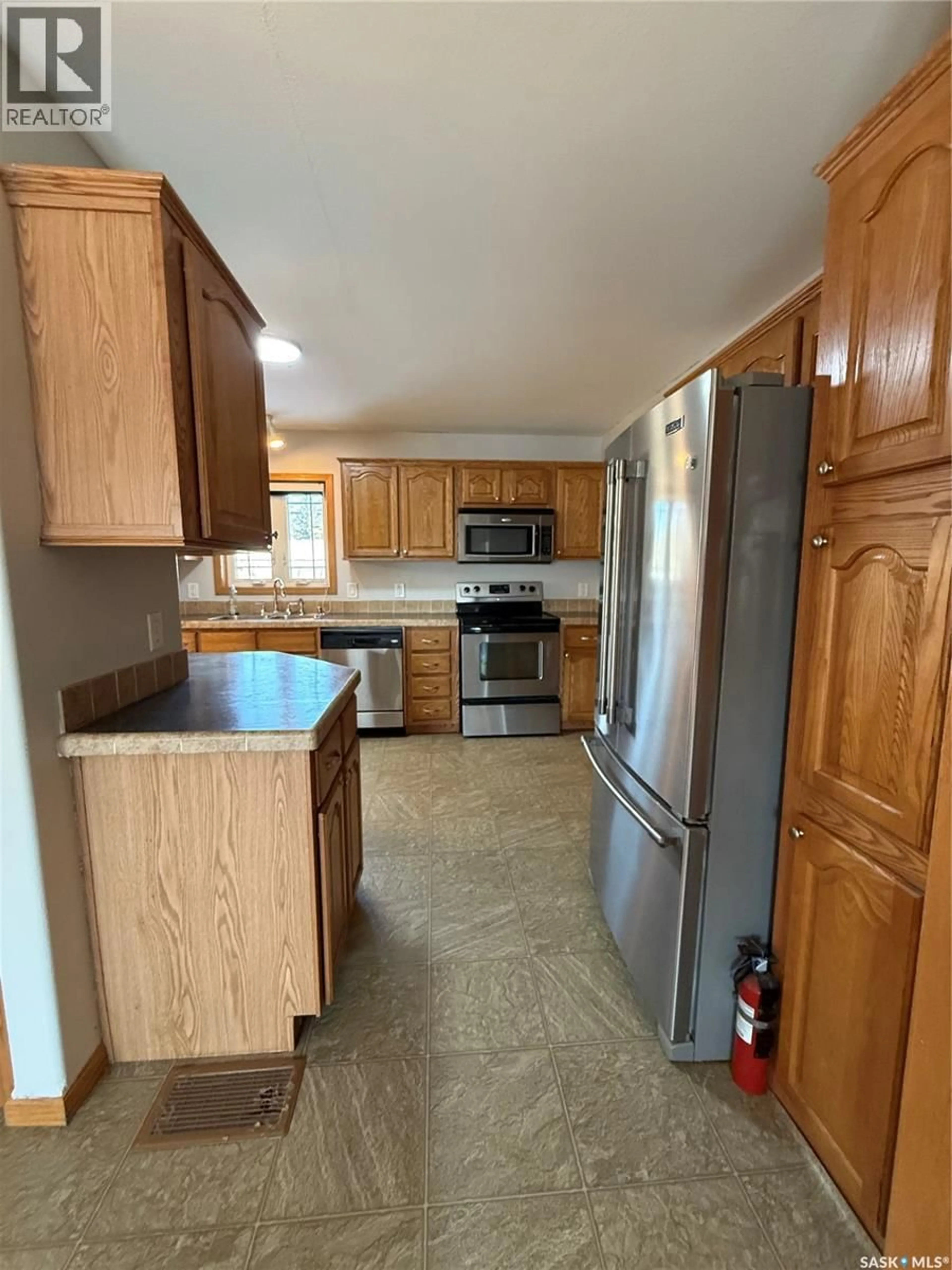 Standard kitchen, unknown for 233 HIGH AVENUE, Saltcoats Saskatchewan S0A3R0