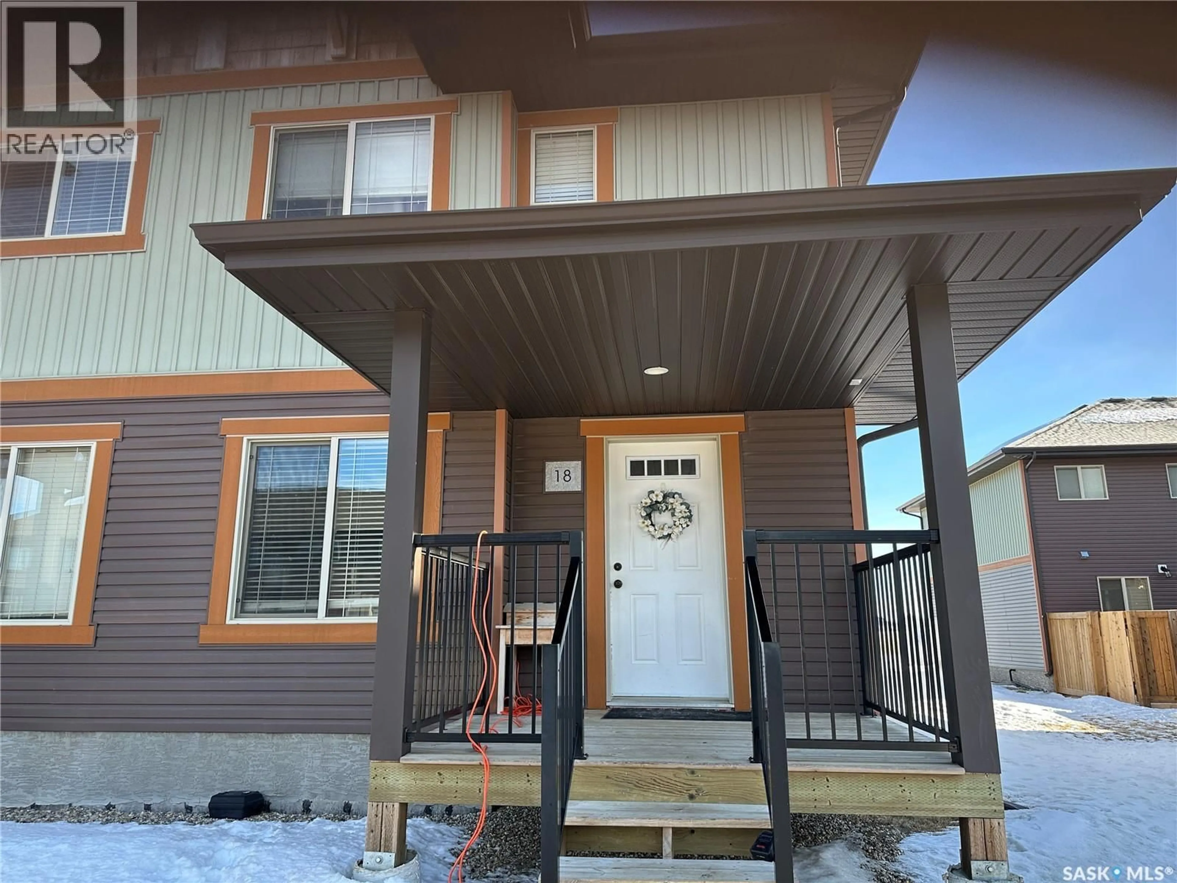 Unknown for 18 880 5TH STREET, Weyburn Saskatchewan S4H1A4