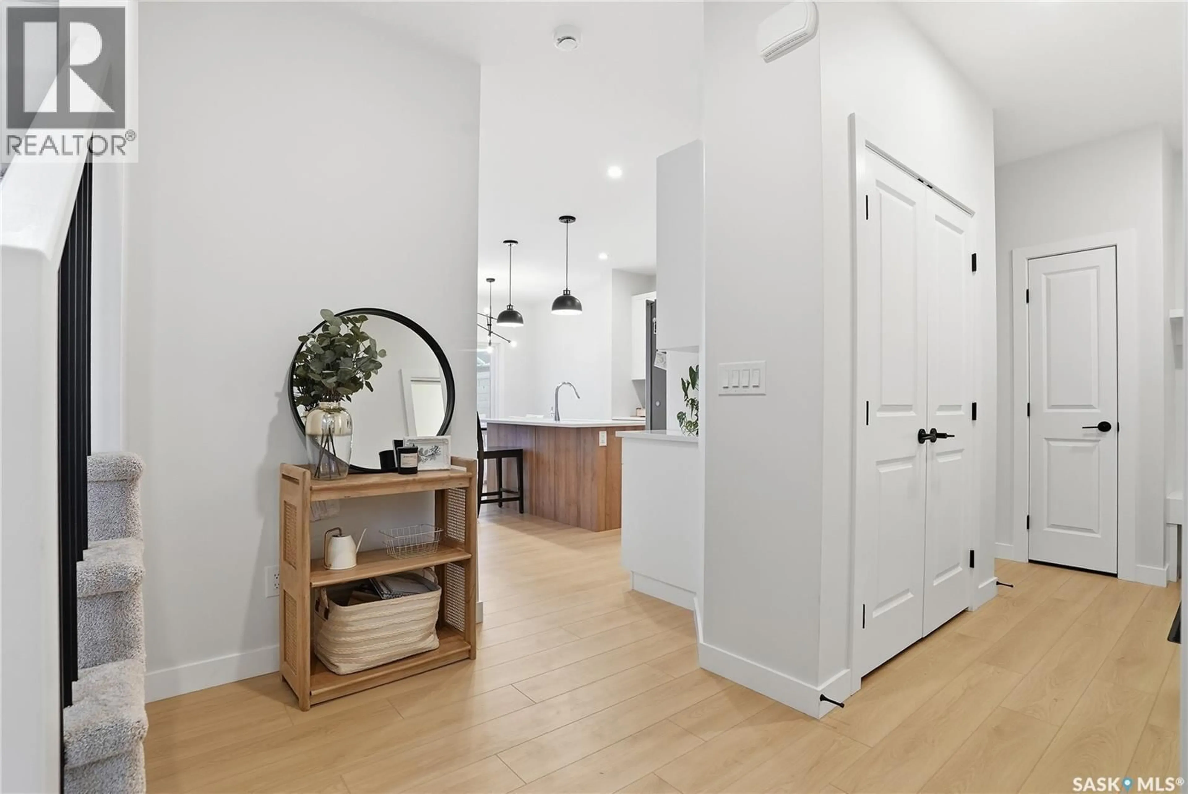 Indoor entryway for 1328 PARR HILL DRIVE, Martensville Saskatchewan S0K2T1