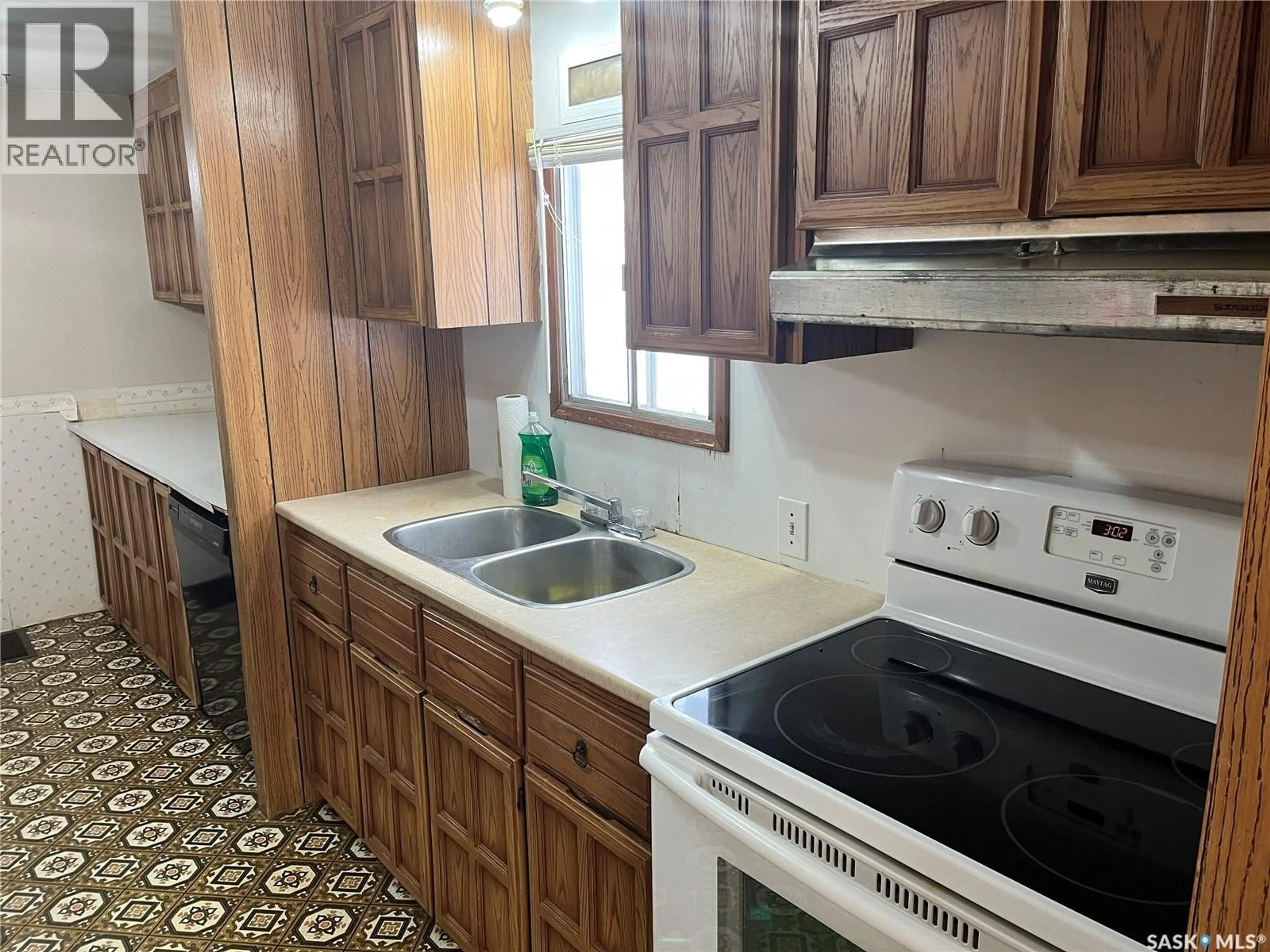 Standard kitchen, ceramic/tile floor for 210 MAIN STREET, Francis Saskatchewan S0G1V0