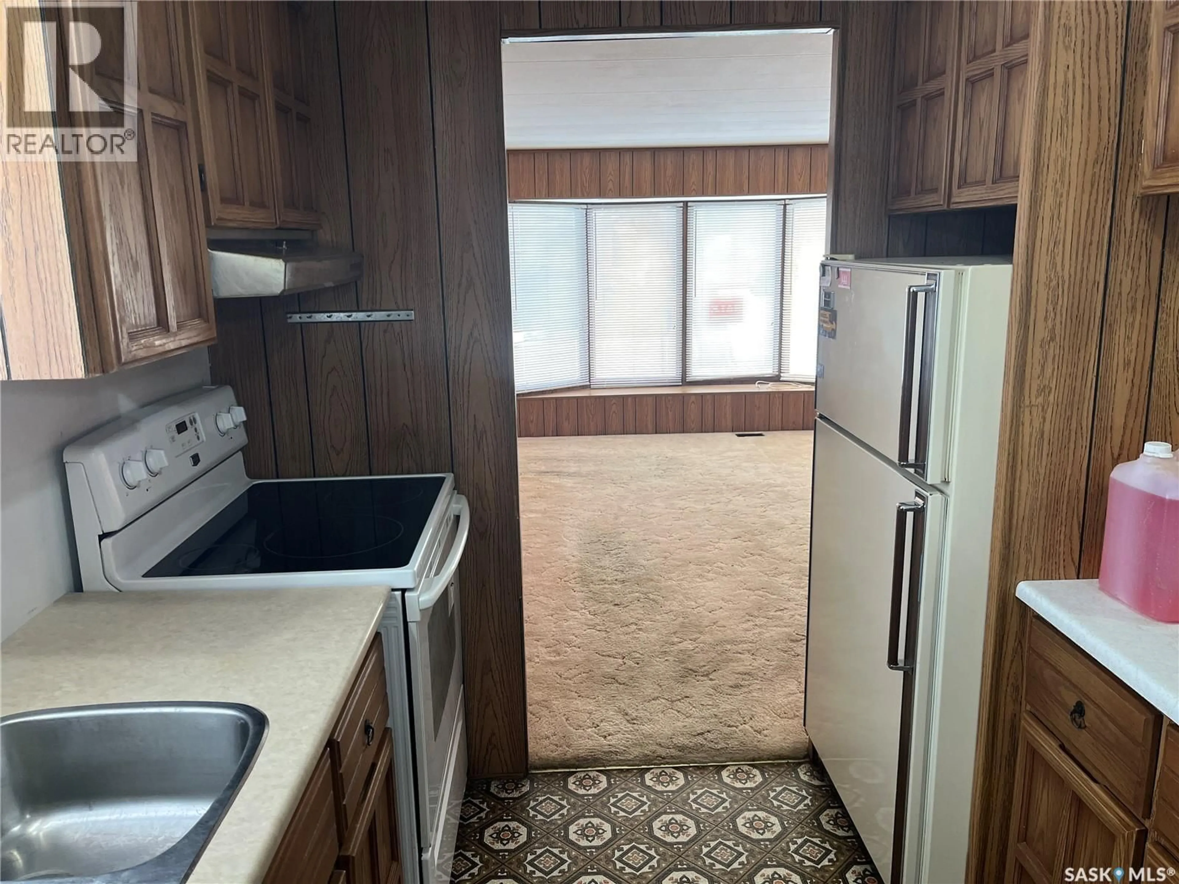 Standard kitchen, unknown for 210 MAIN STREET, Francis Saskatchewan S0G1V0