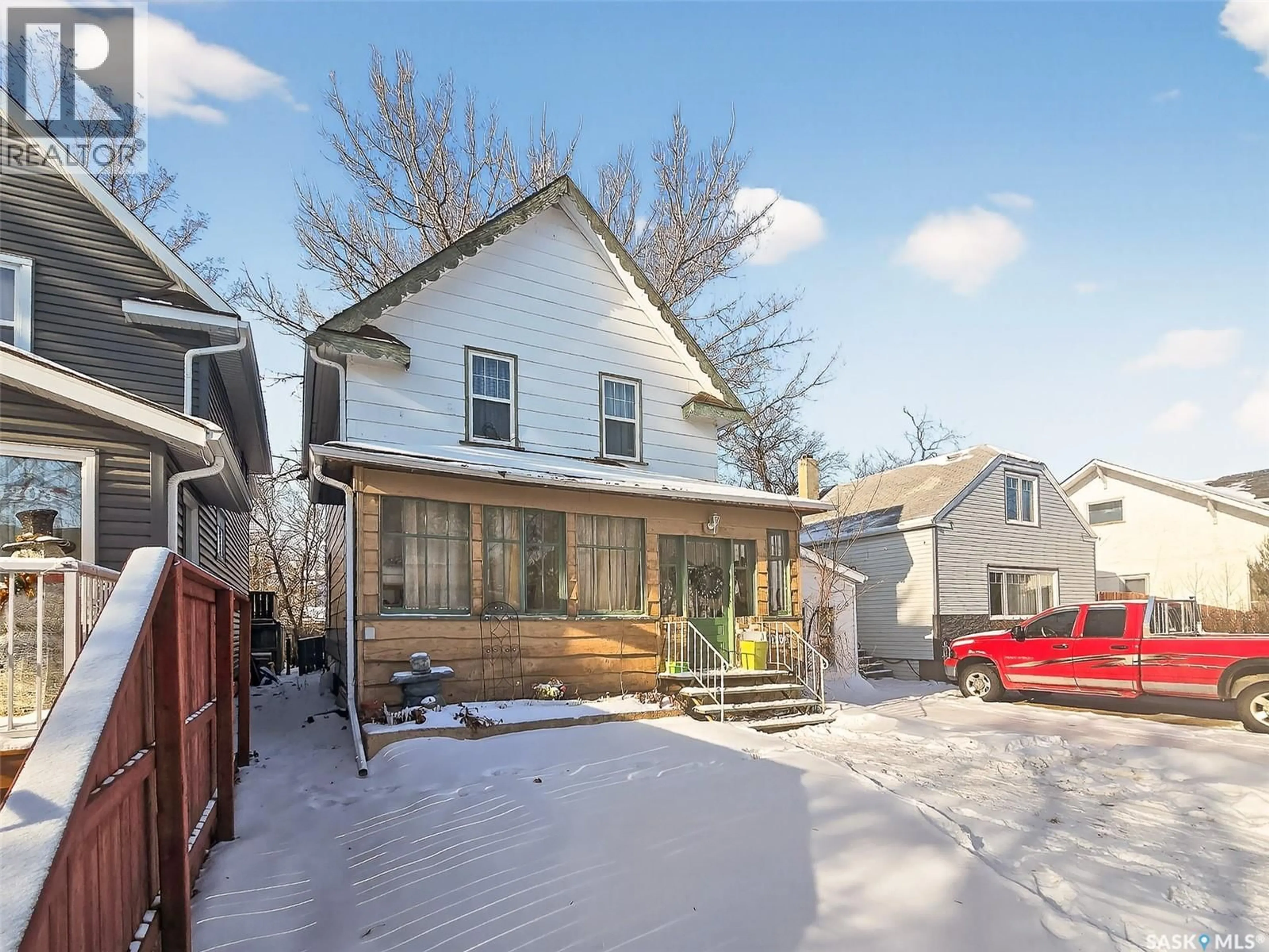A pic from outside/outdoor area/front of a property/back of a property/a pic from drone, street for 1208 GRAFTON AVENUE, Moose Jaw Saskatchewan S6H3S6