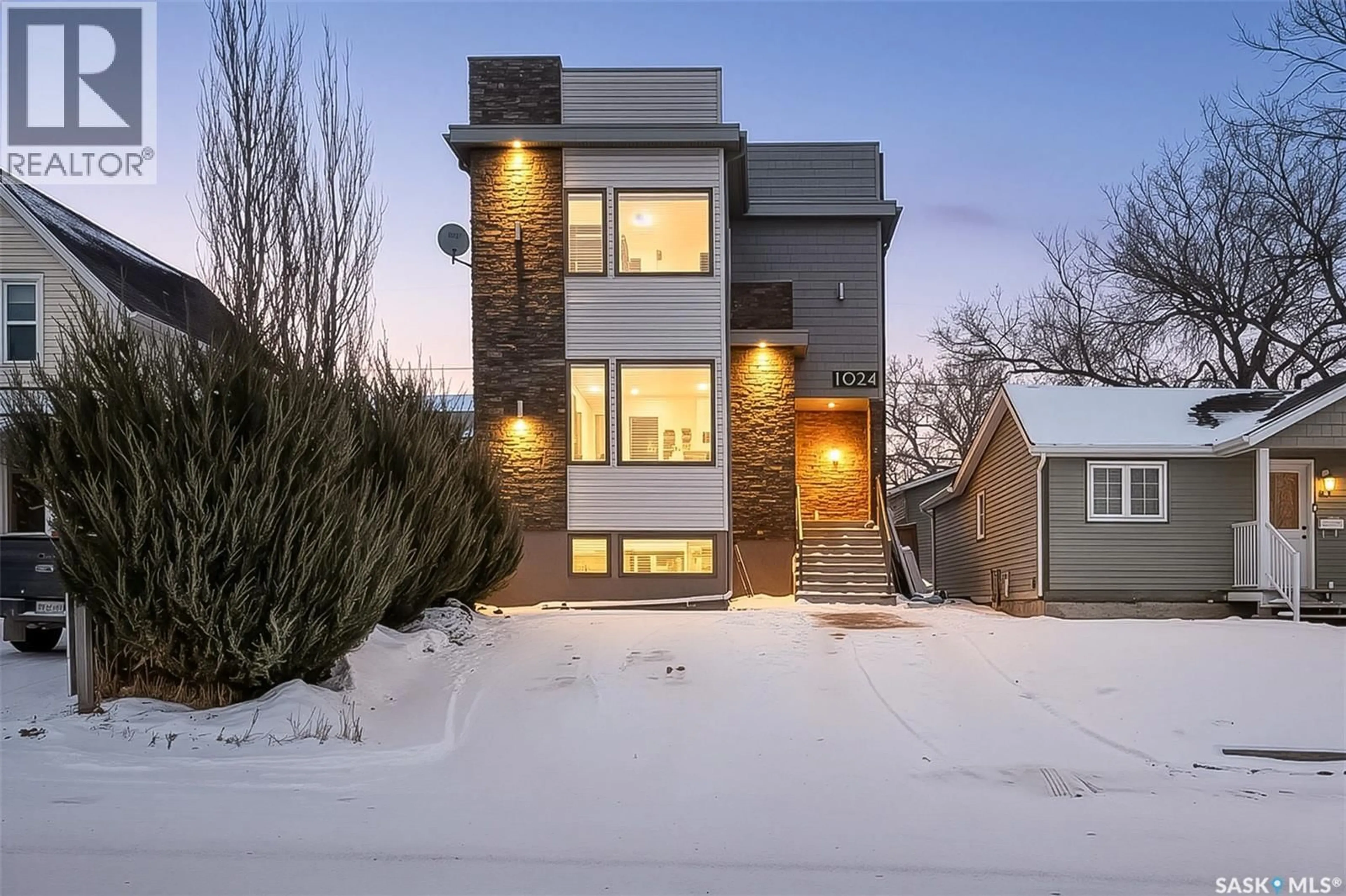 Home with brick exterior material, building for 1024 HOCHELAGA STREET, Moose Jaw Saskatchewan S6H2H9