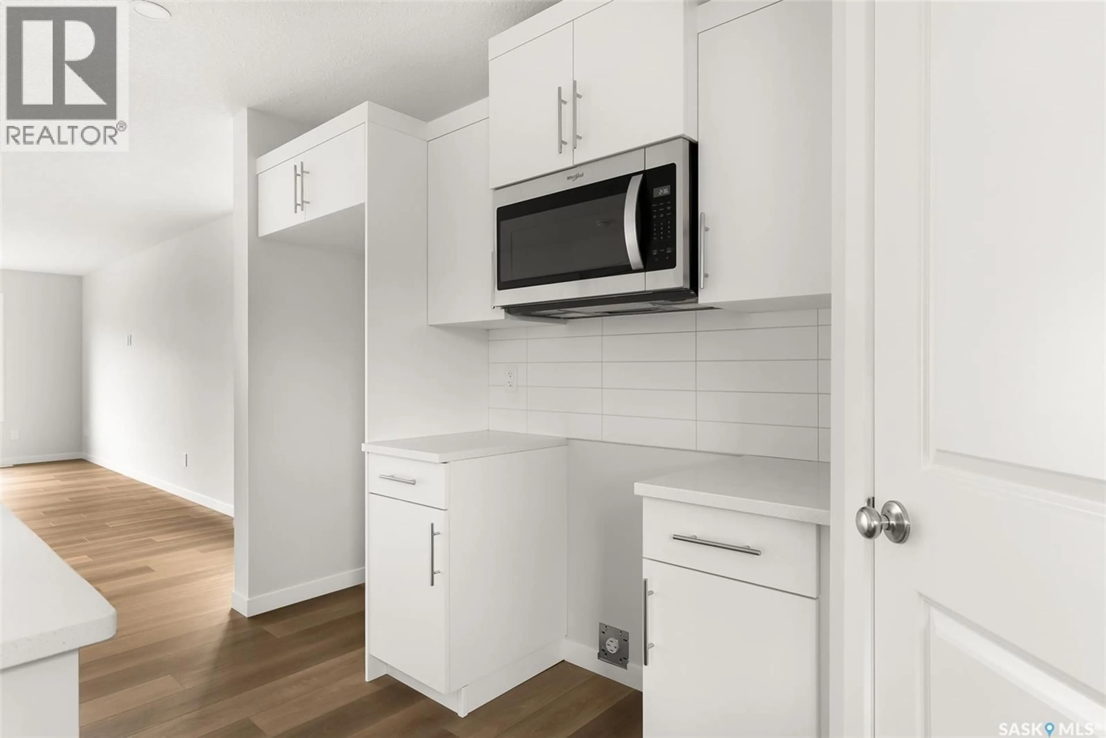 Standard kitchen, wood/laminate floor for 5416 NICHOLSON AVENUE, Regina Saskatchewan S4V4B4