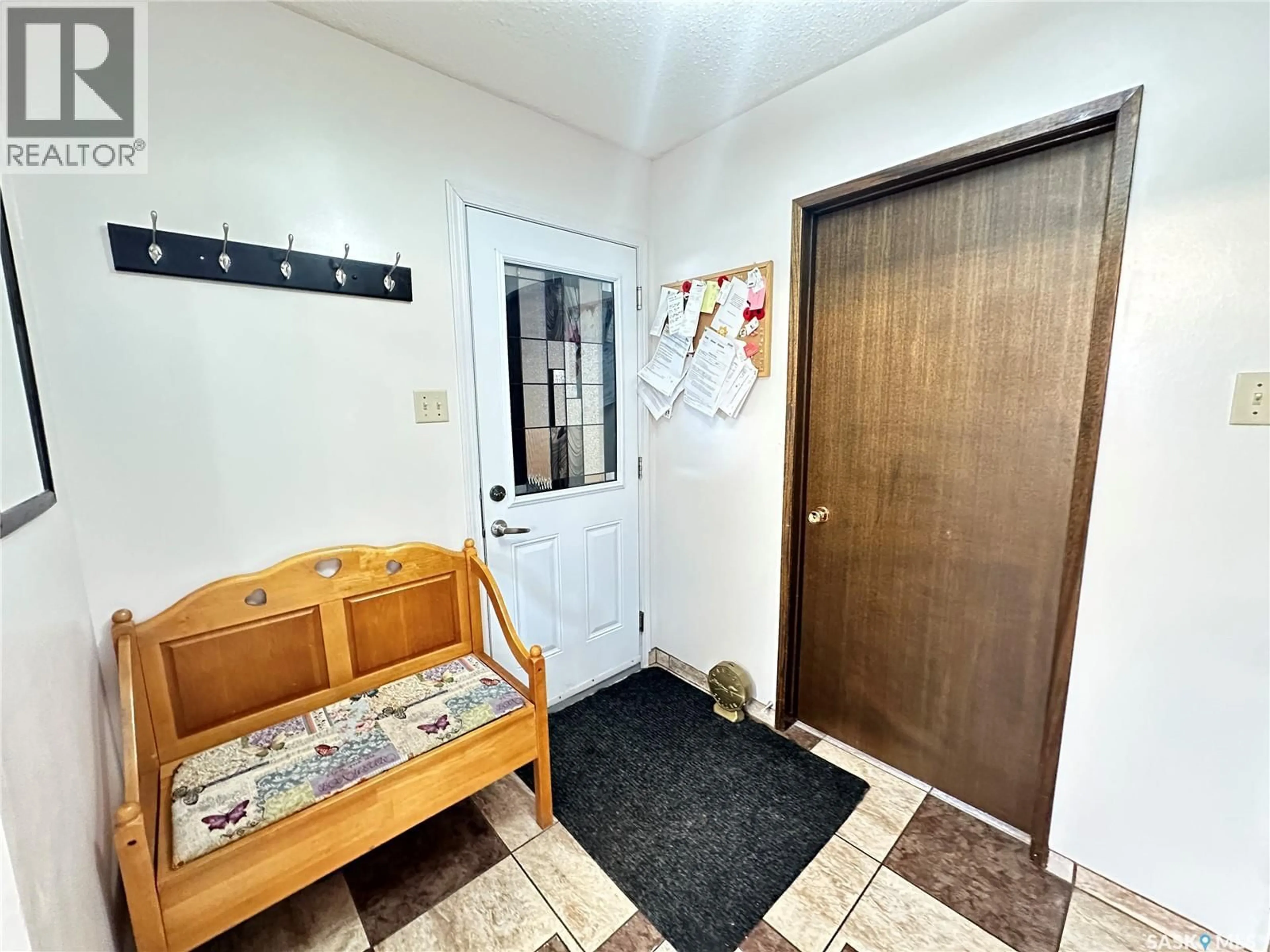 Indoor entryway for 44 CAMPBELL PLACE, Clavet Saskatchewan S0K0Y0