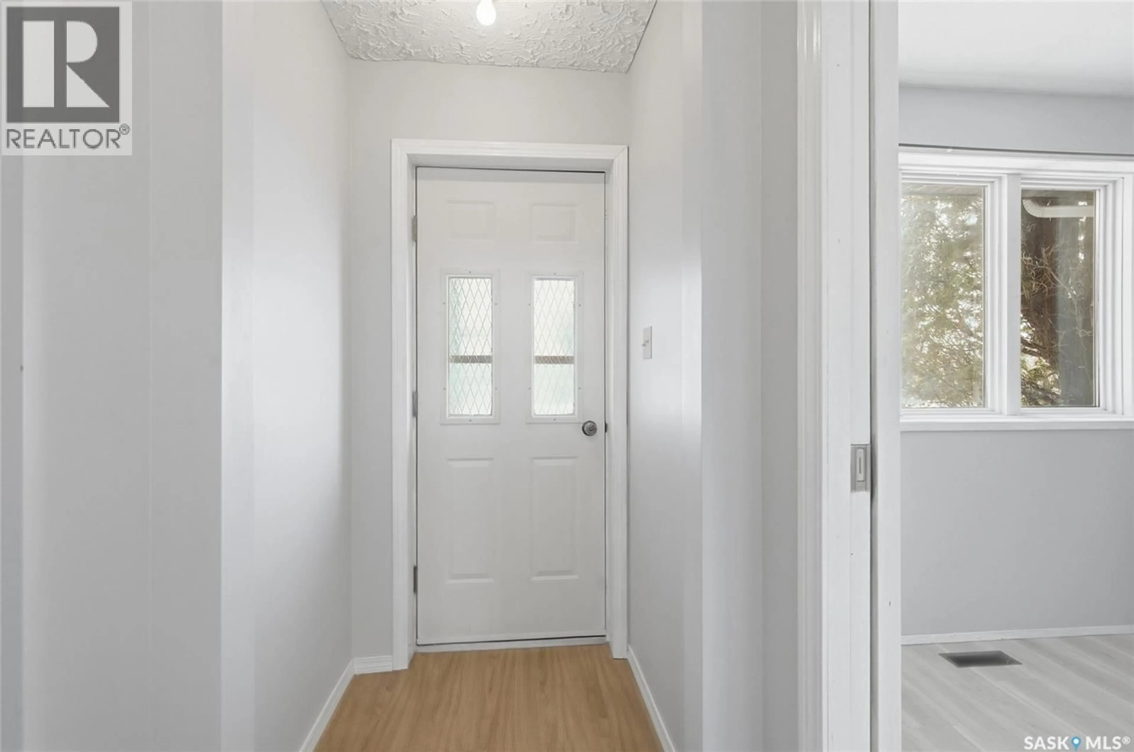 Indoor entryway for 110 6TH STREET, Hague Saskatchewan S0K1X0