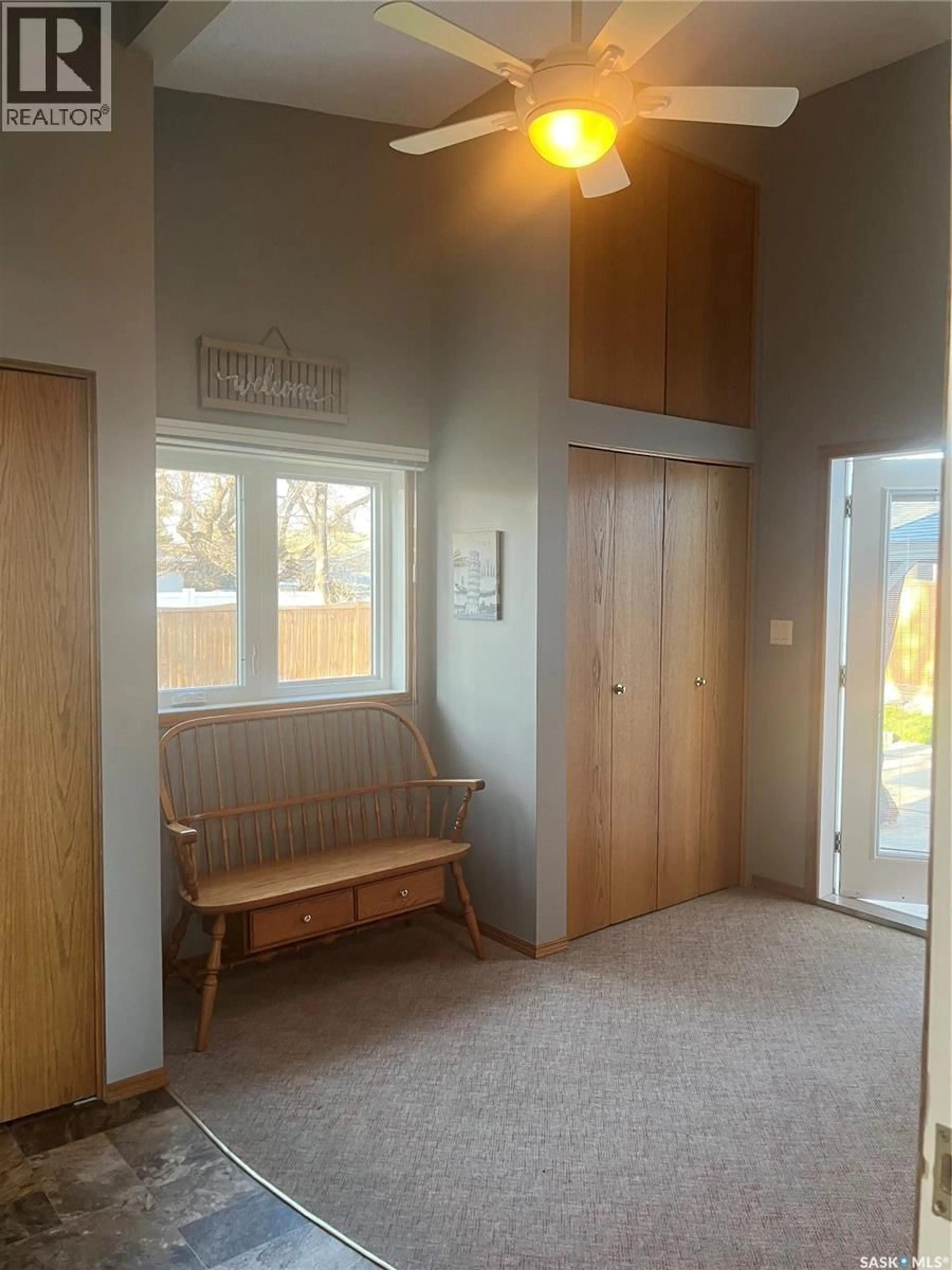 Indoor entryway for 112 ASSINIBOIA AVENUE, Assiniboia Saskatchewan S0H0B0