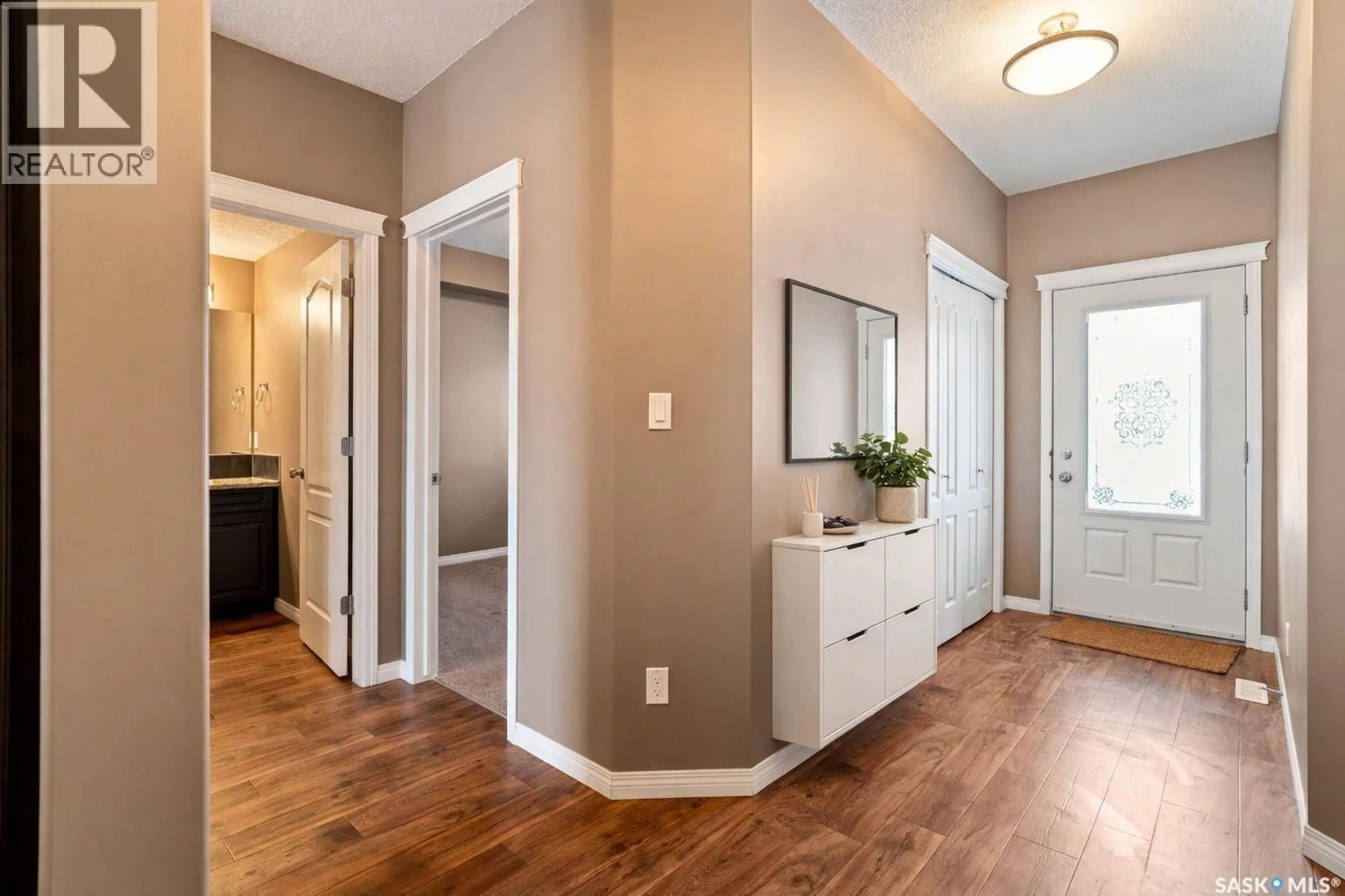 Indoor entryway for 3830 - 507 DEWDNEY AVENUE, Regina Saskatchewan S4Z0A6