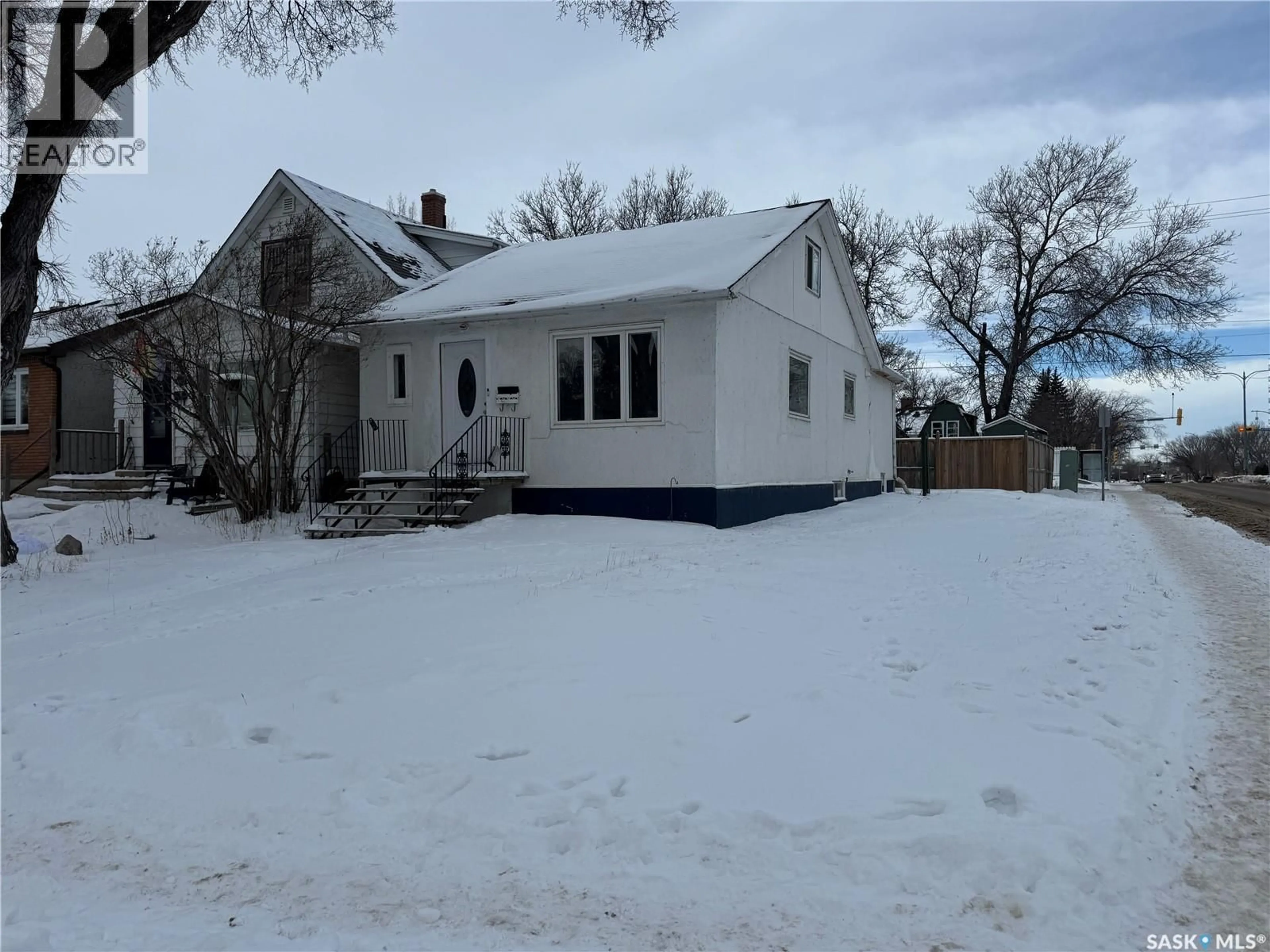 A pic from outside/outdoor area/front of a property/back of a property/a pic from drone, street for 2600 WALLACE STREET, Regina Saskatchewan S4N4B6