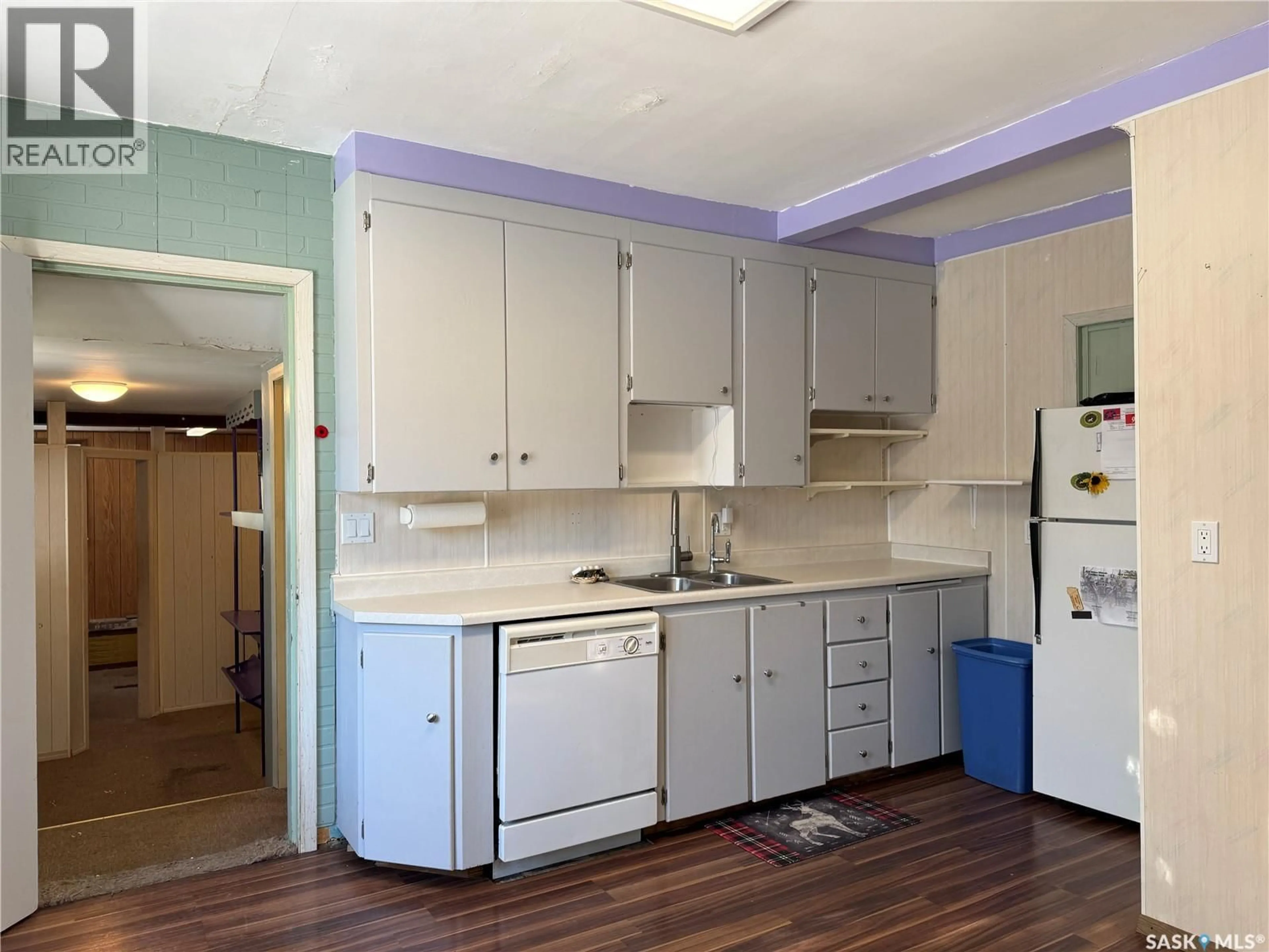 Standard kitchen, unknown for 307 1ST STREET, Wynyard Saskatchewan S0A4T0