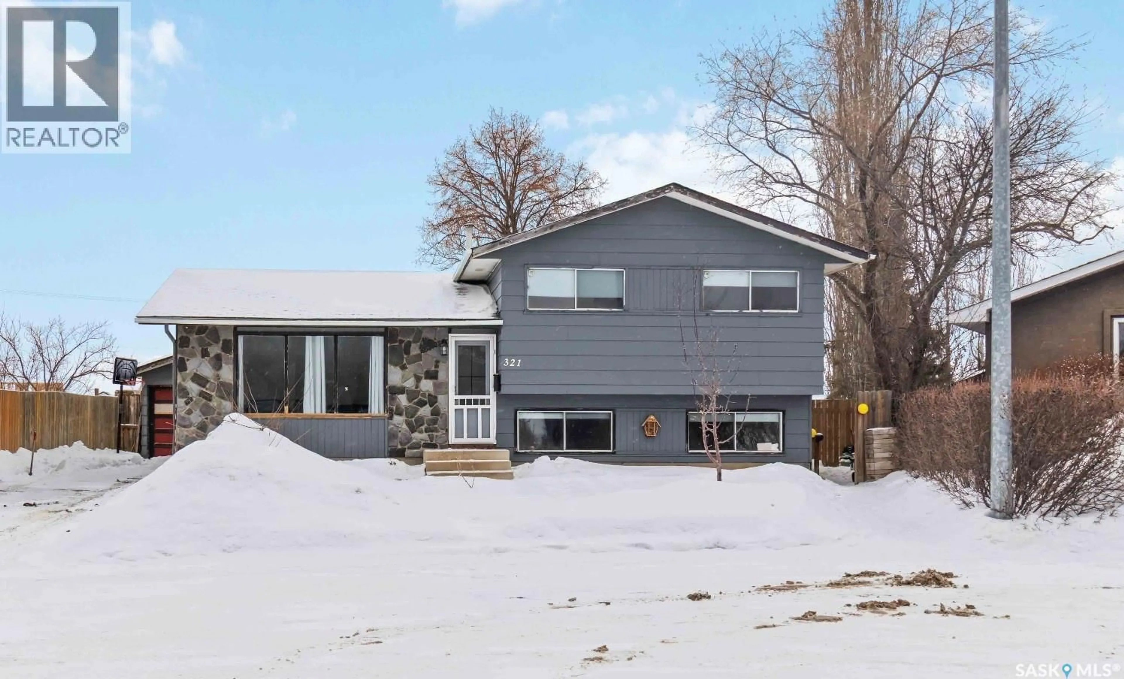 Unknown for 321 GUELPH CRESCENT, Saskatoon Saskatchewan S7H4R1