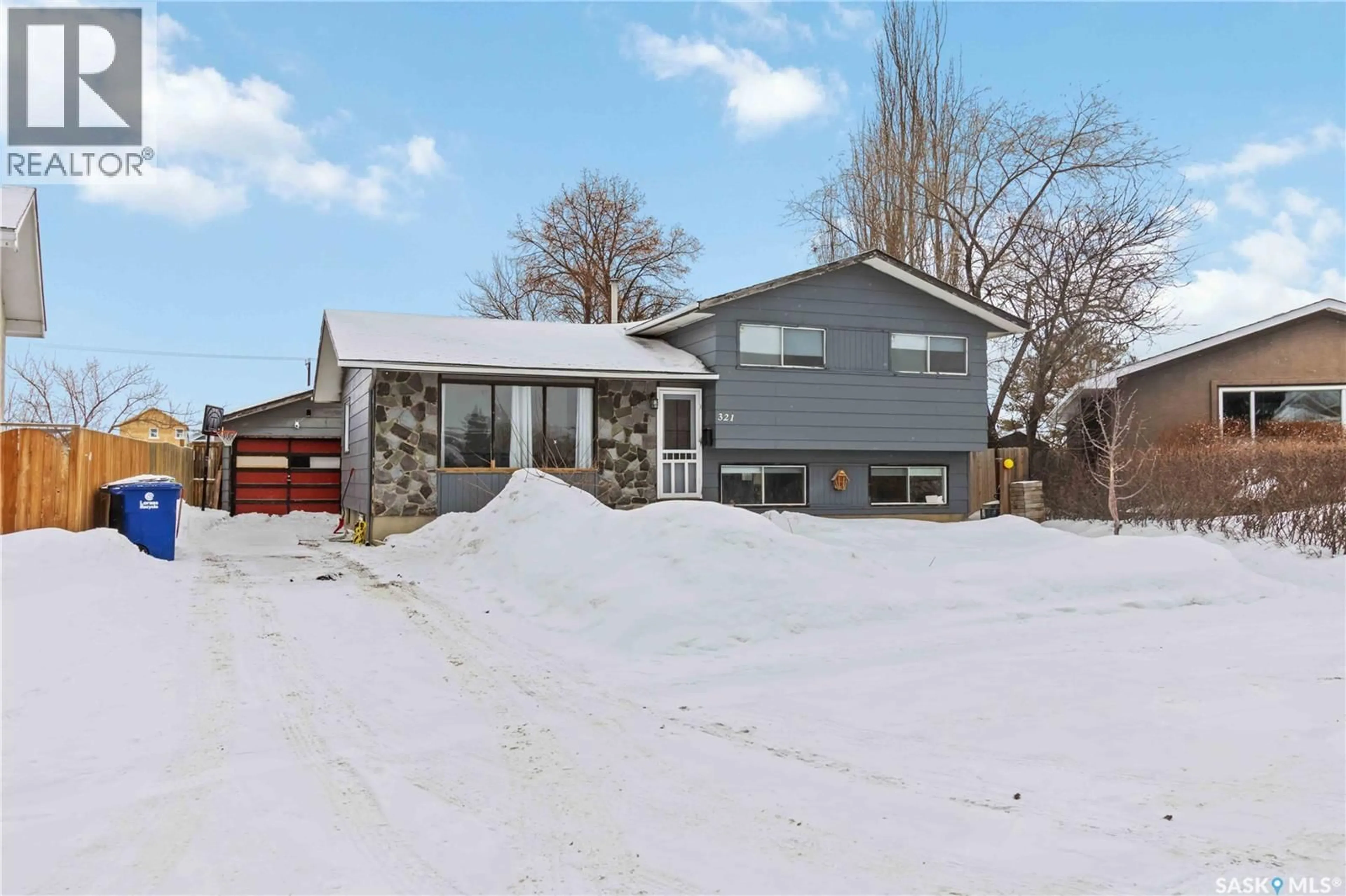 Unknown for 321 GUELPH CRESCENT, Saskatoon Saskatchewan S7H4R1