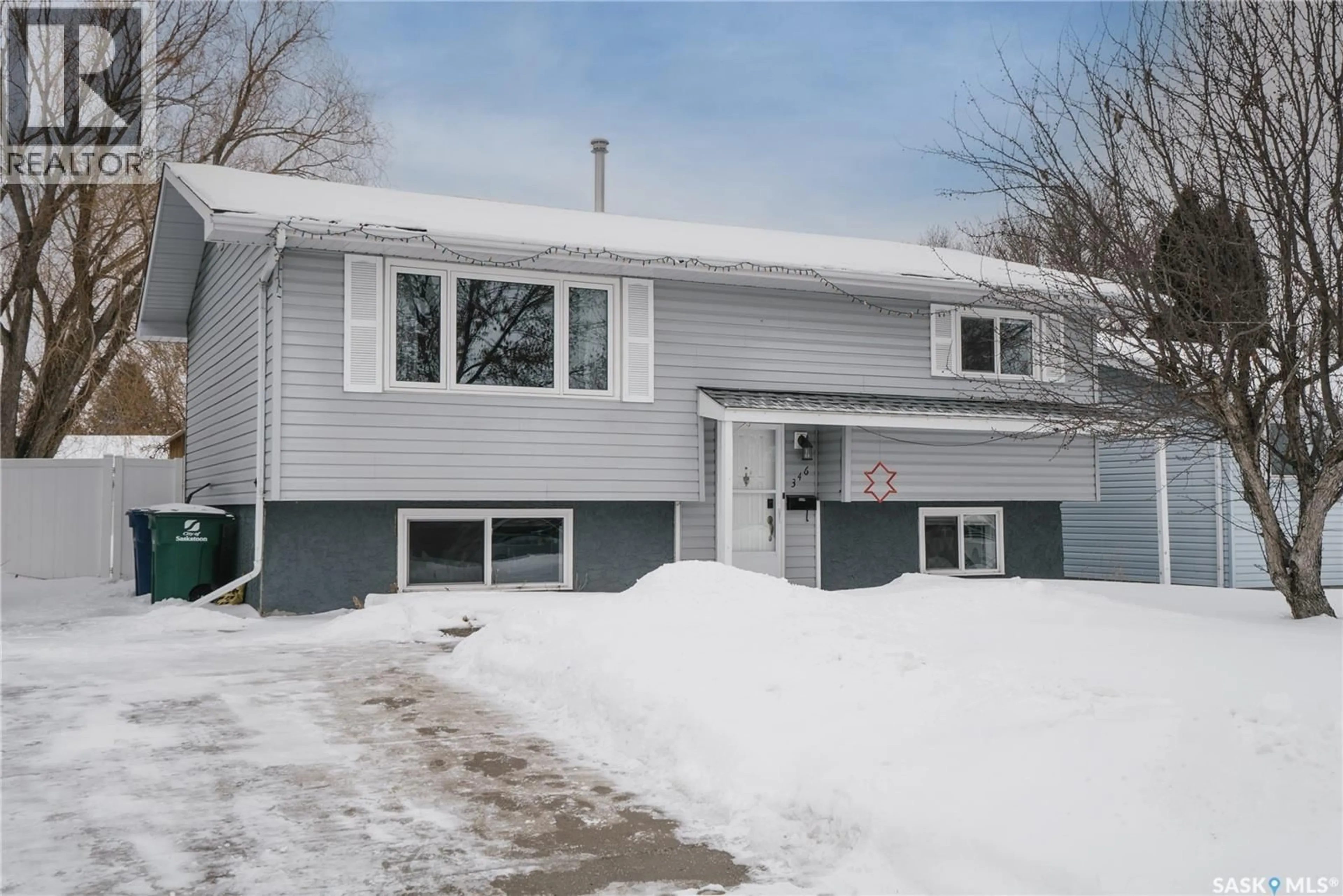Home with vinyl exterior material, street for 346 BROCK CRESCENT, Saskatoon Saskatchewan S7H4N5