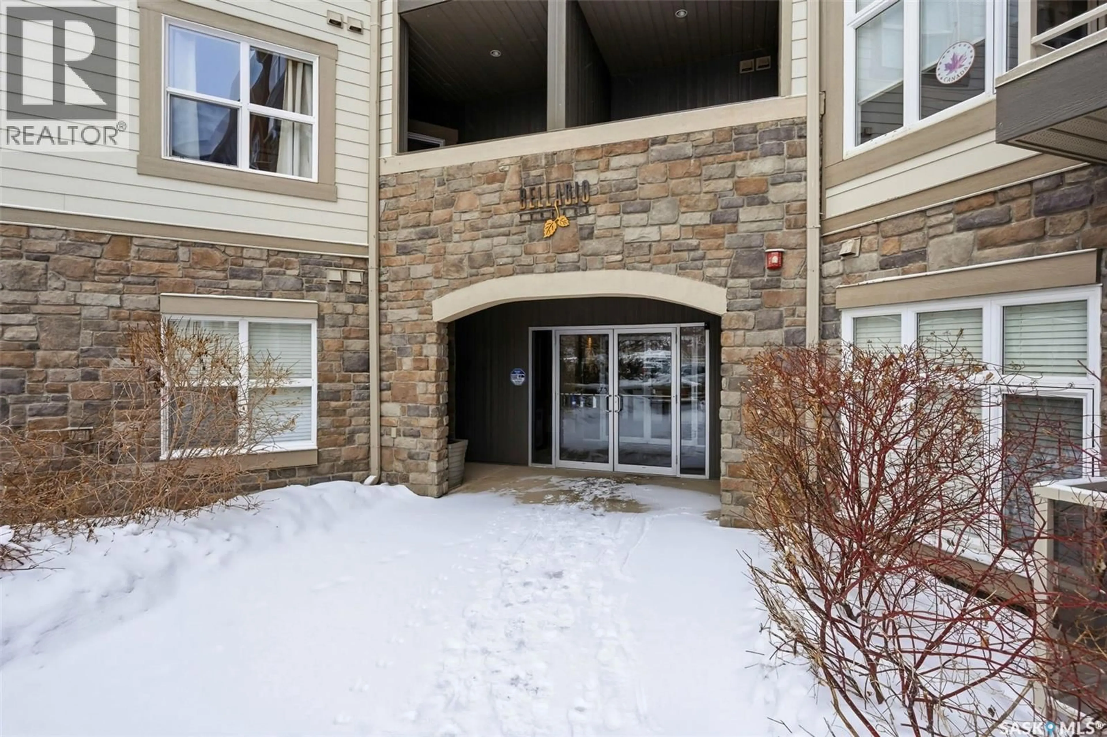 Indoor foyer for 401 - 1220 BLACKFOOT DRIVE, Regina Saskatchewan S4S6T2