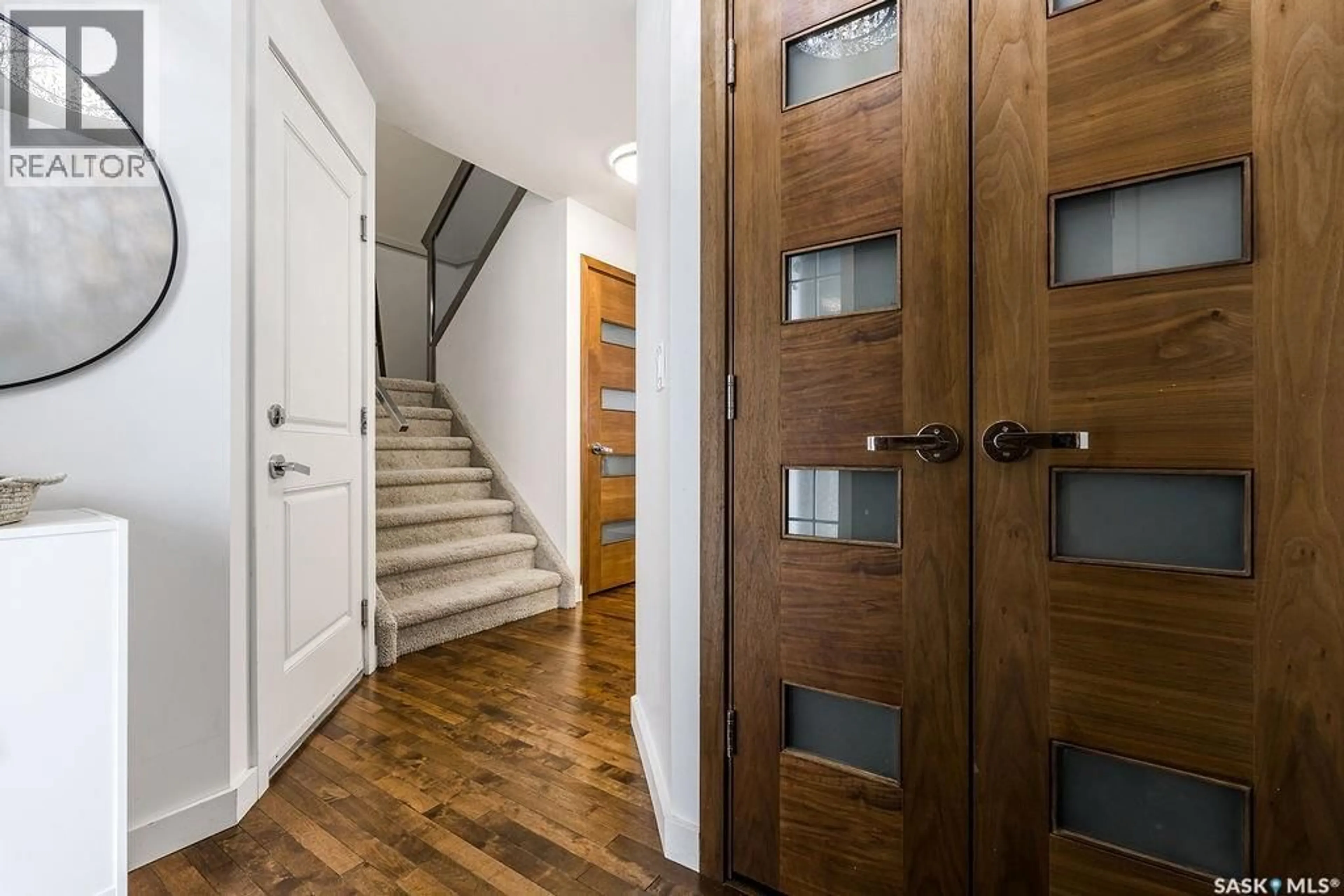 Indoor entryway for 422 1303 PATON CRESCENT, Saskatoon Saskatchewan S7W0P7