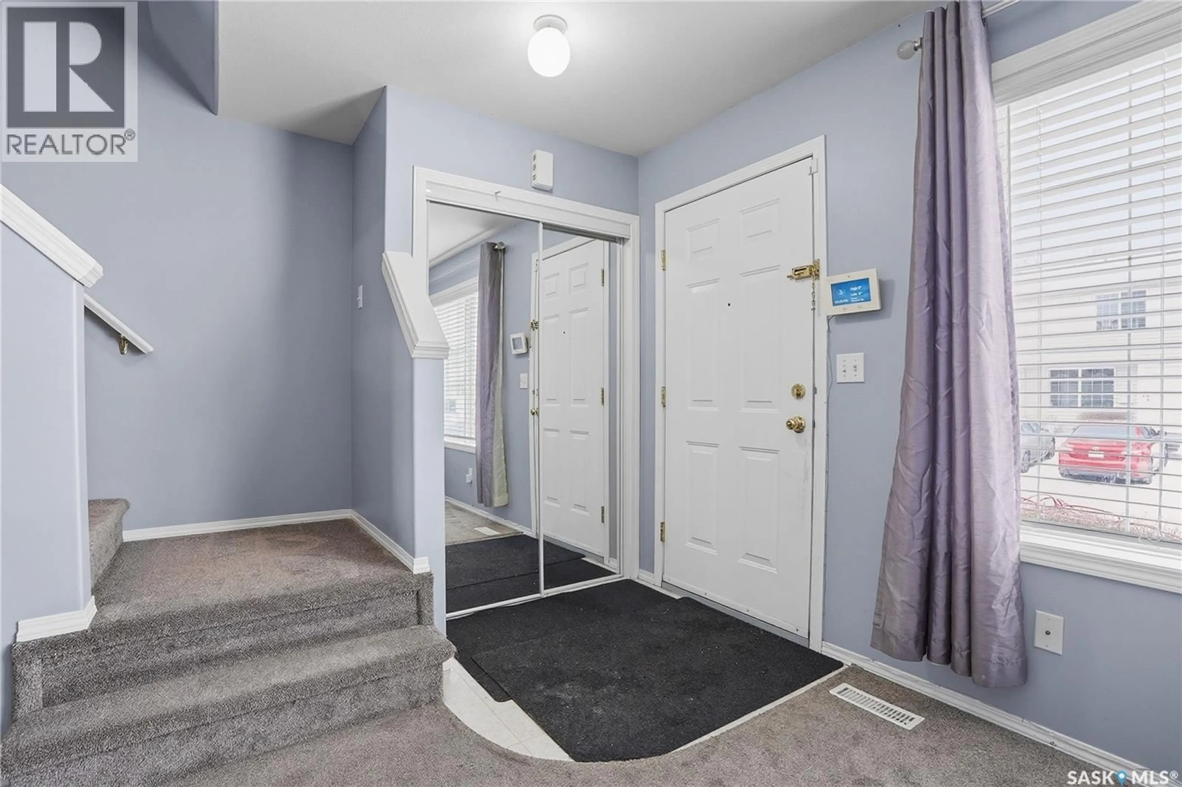 Indoor entryway for 815 - 185 KRISTJANSON ROAD, Saskatoon Saskatchewan S7S1M6