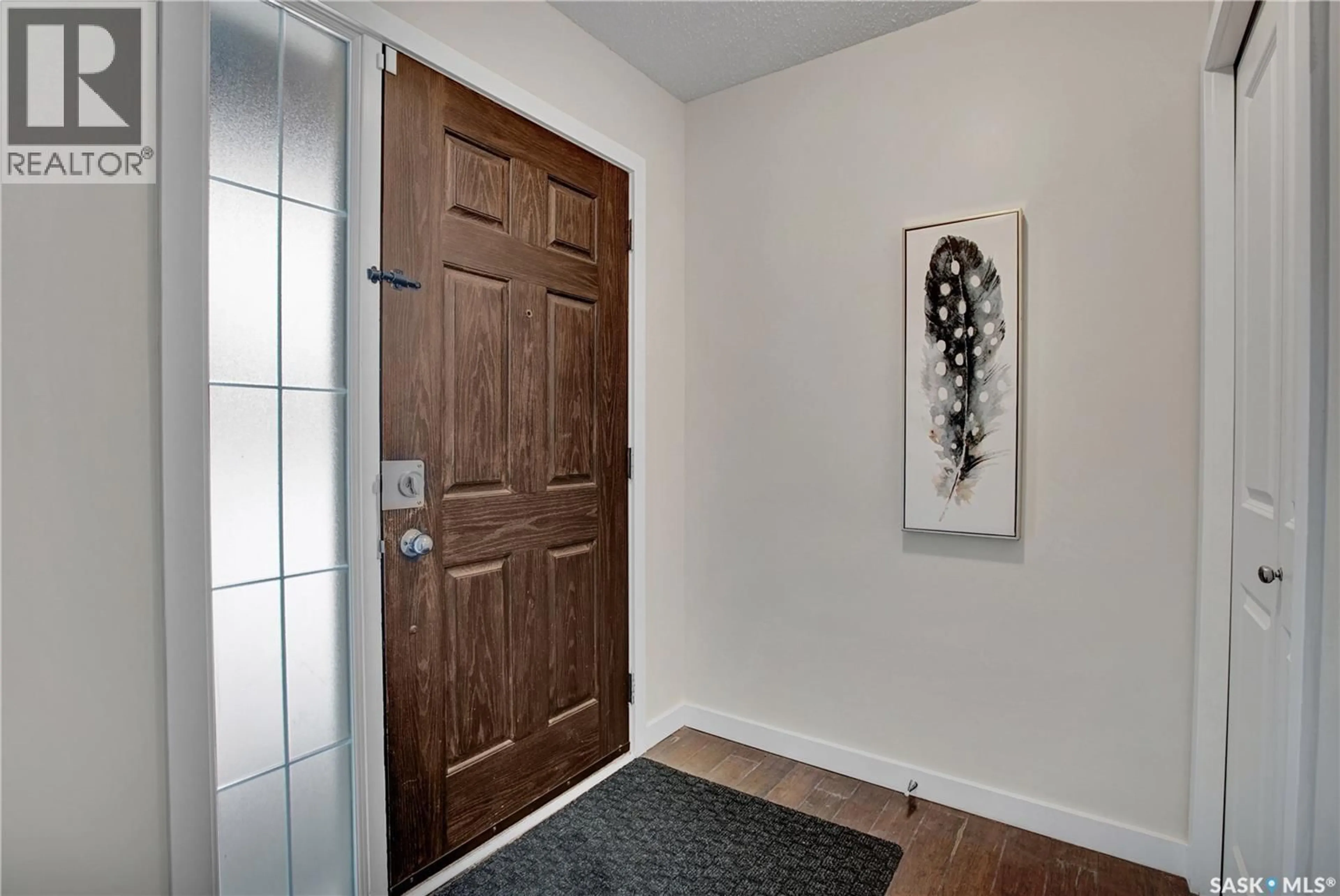 Indoor entryway for 410 - 214 LEDINGHAM WAY, Saskatoon Saskatchewan S7V0C4