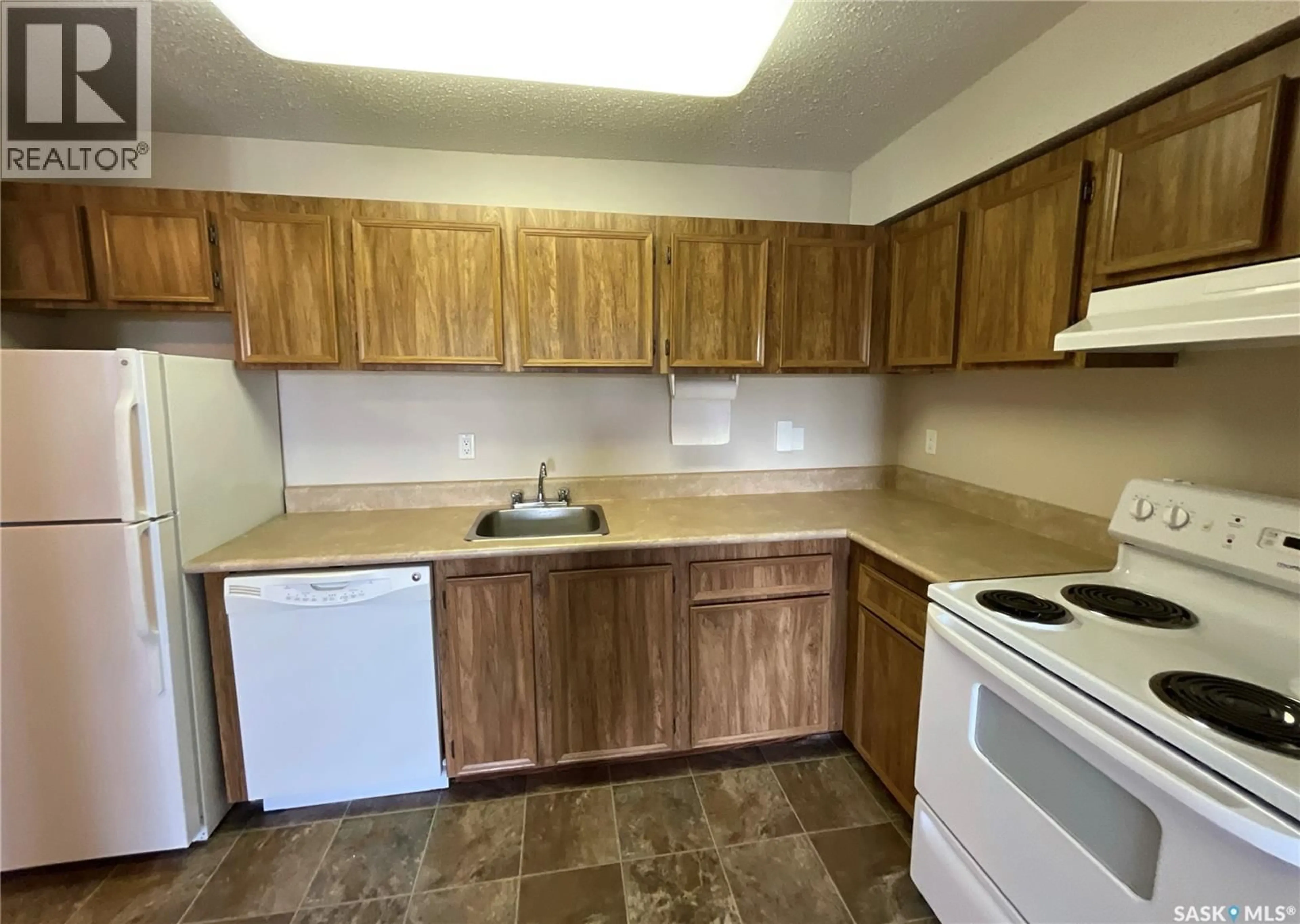 Standard kitchen, unknown for 307 - 1808 EAGLESHAM AVENUE, Weyburn Saskatchewan S4H3A8
