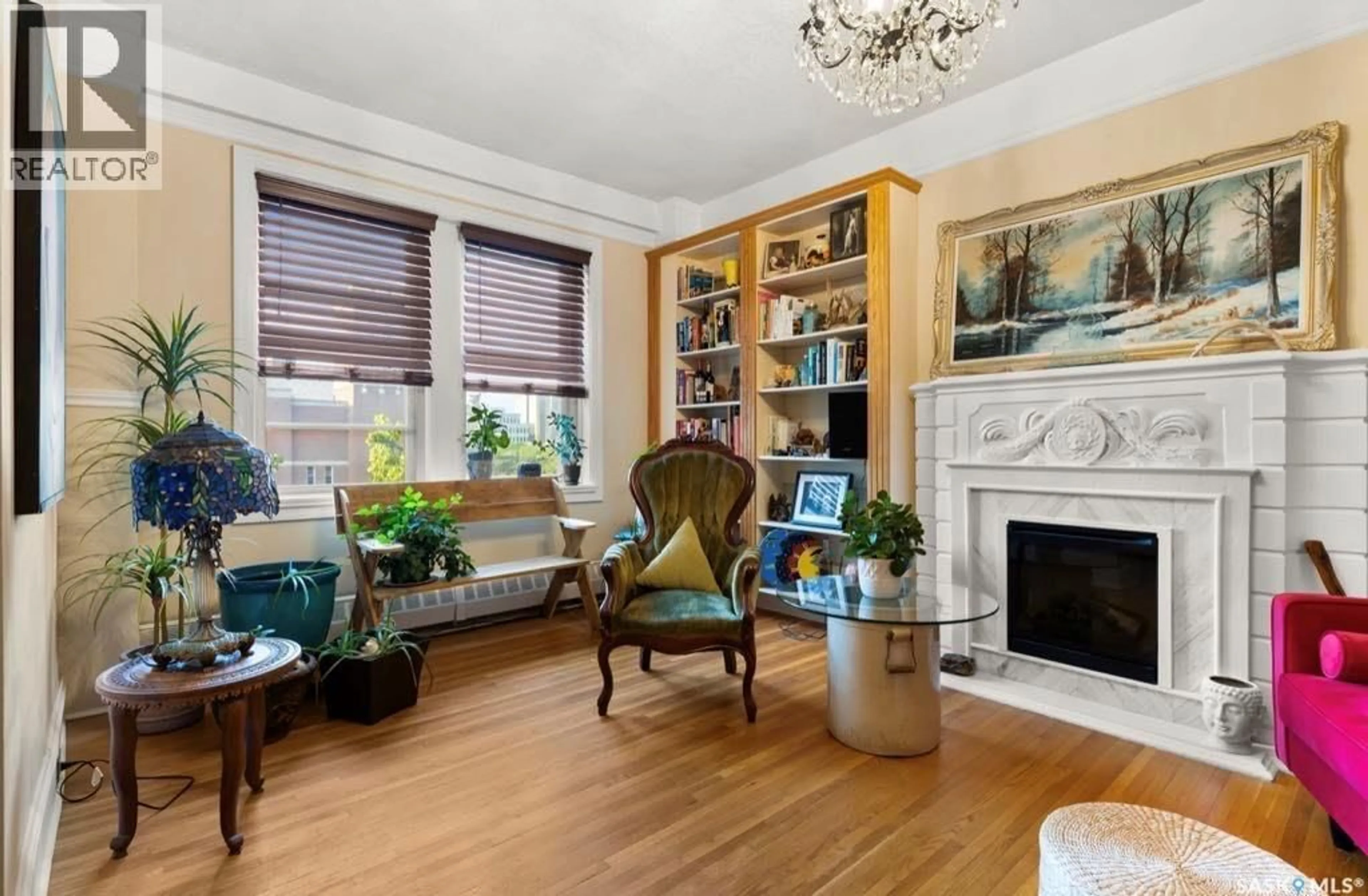 Living room with furniture, unknown for 414 2305 VICTORIA AVENUE, Regina Saskatchewan S4P0S7